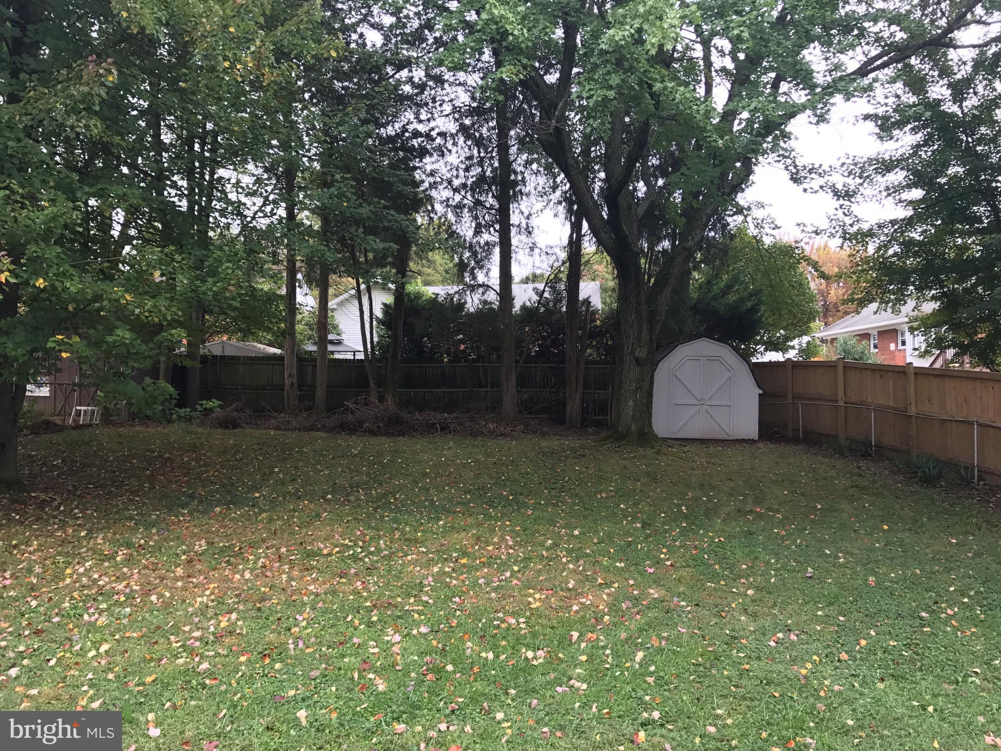ROBINDALE - Residential Lease
