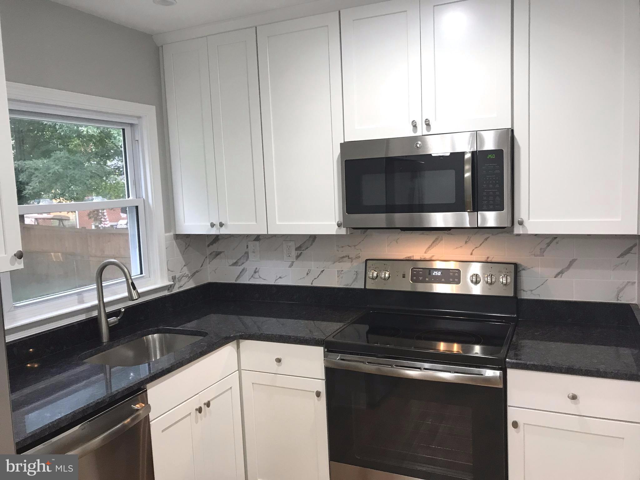 ROBINDALE - Residential Lease