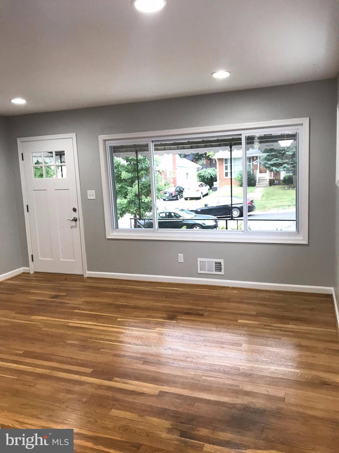 ROBINDALE - Residential Lease