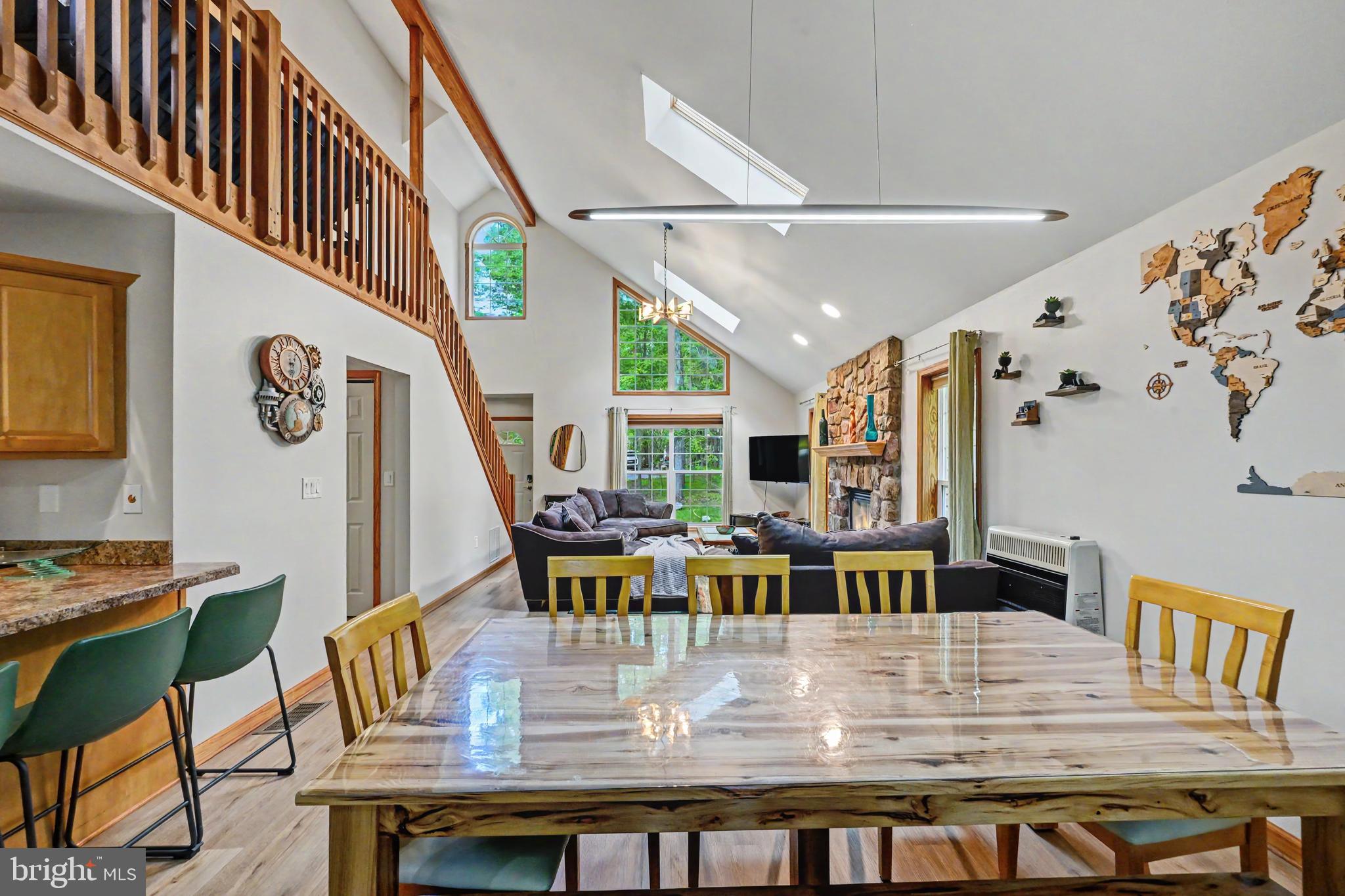 ARROWHEAD LAKES - Residential
