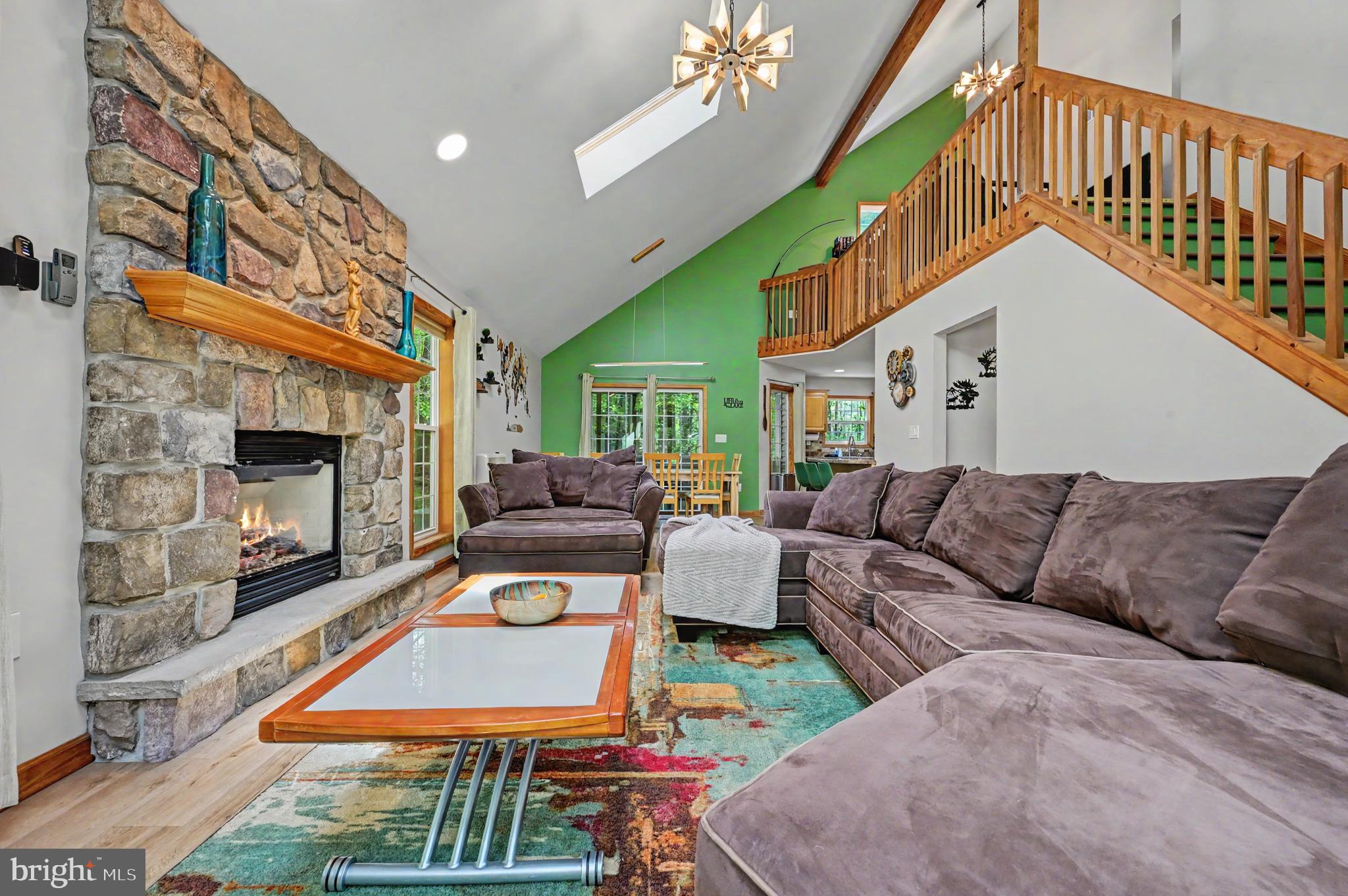 ARROWHEAD LAKES - Residential
