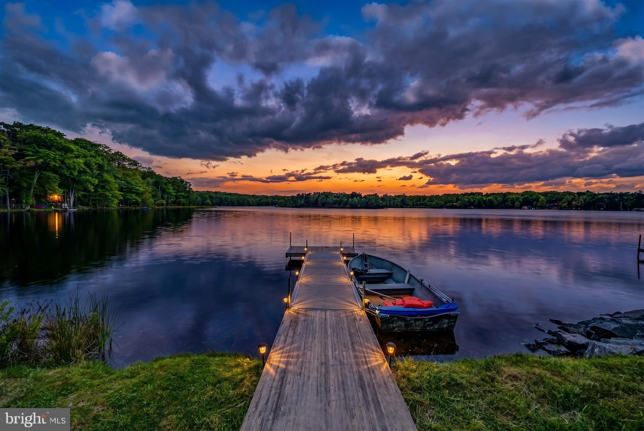 ARROWHEAD LAKES - Residential