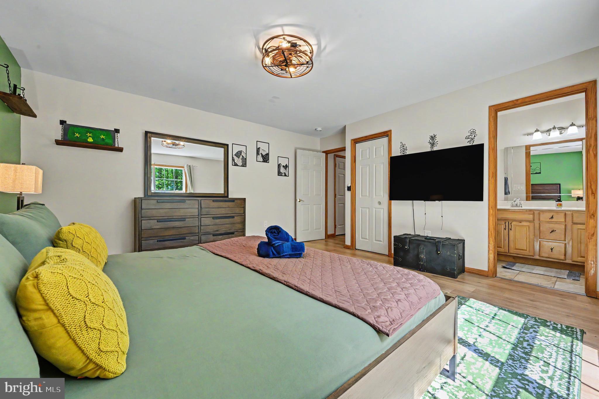 ARROWHEAD LAKES - Residential