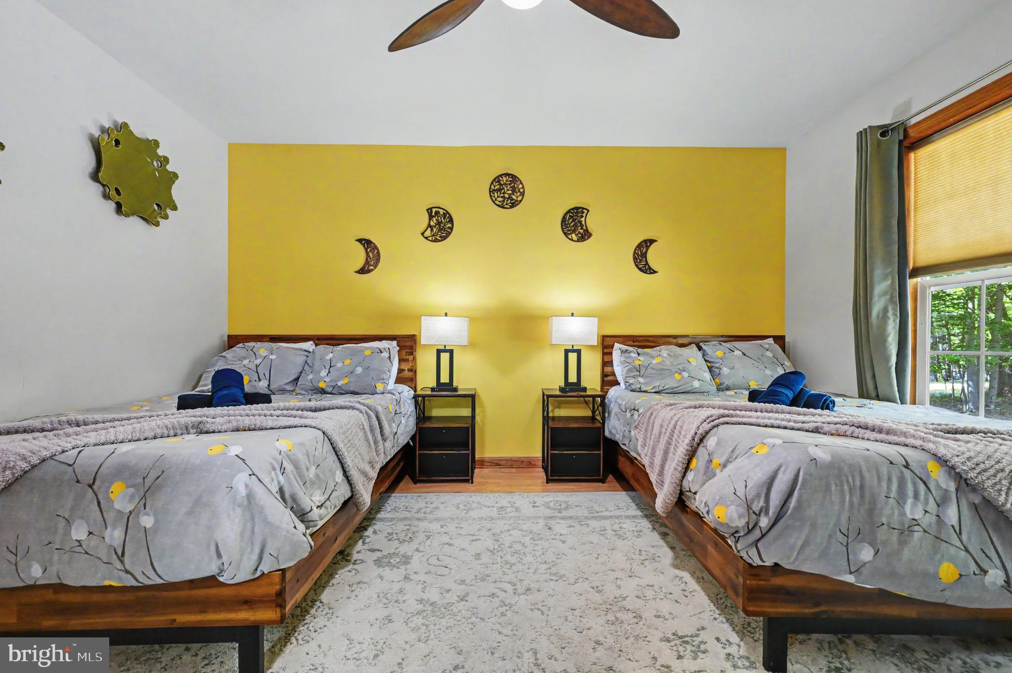 ARROWHEAD LAKES - Residential