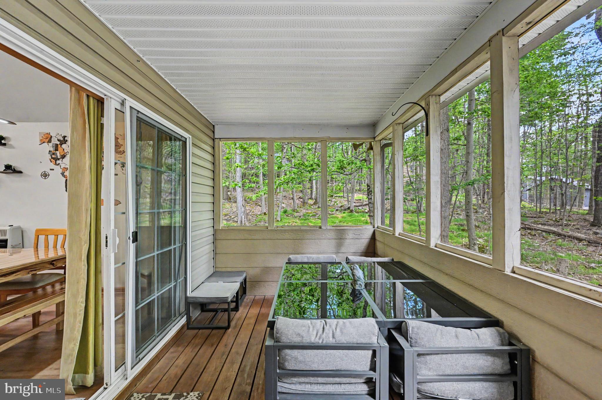 ARROWHEAD LAKES - Residential