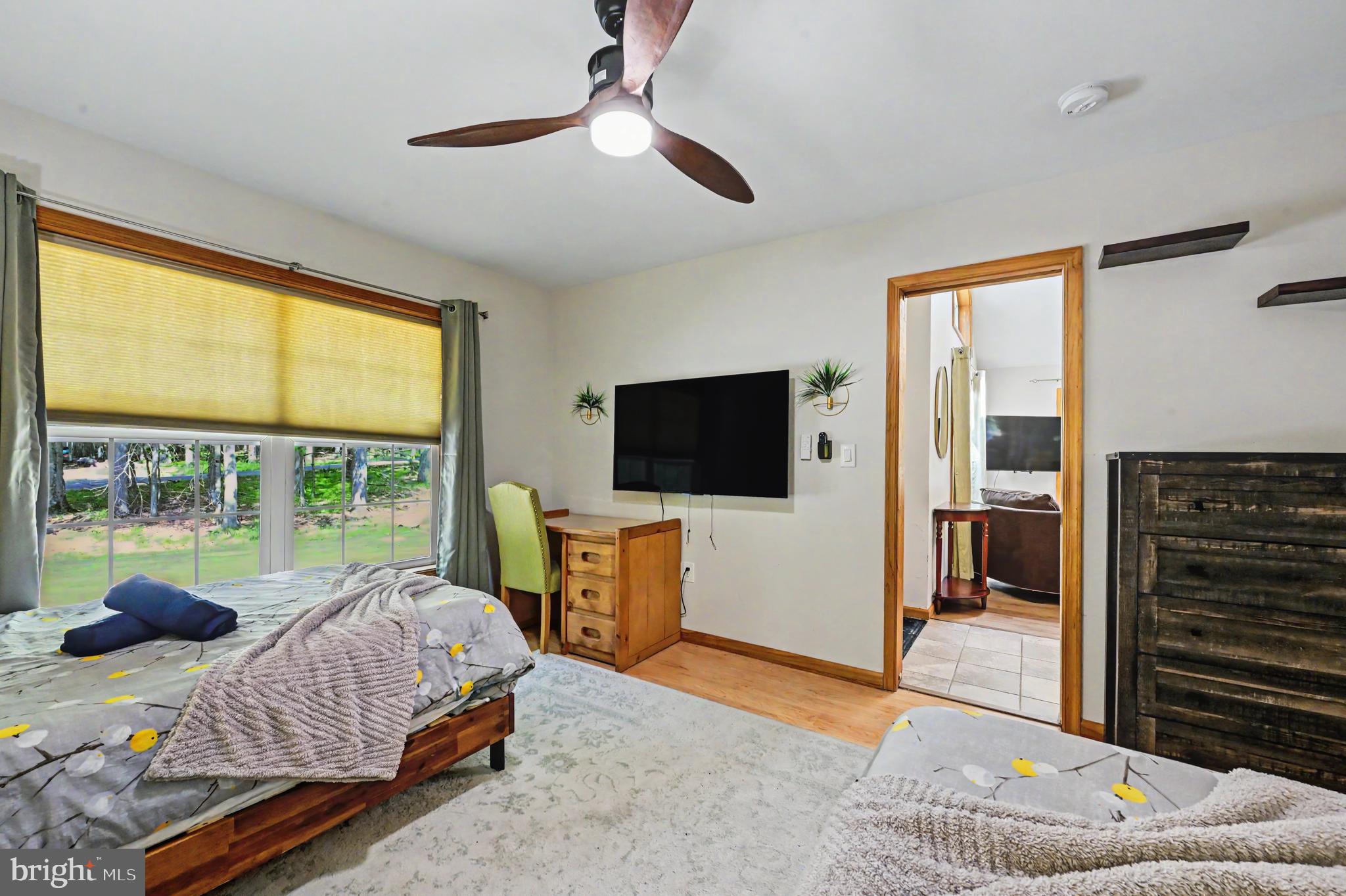 ARROWHEAD LAKES - Residential