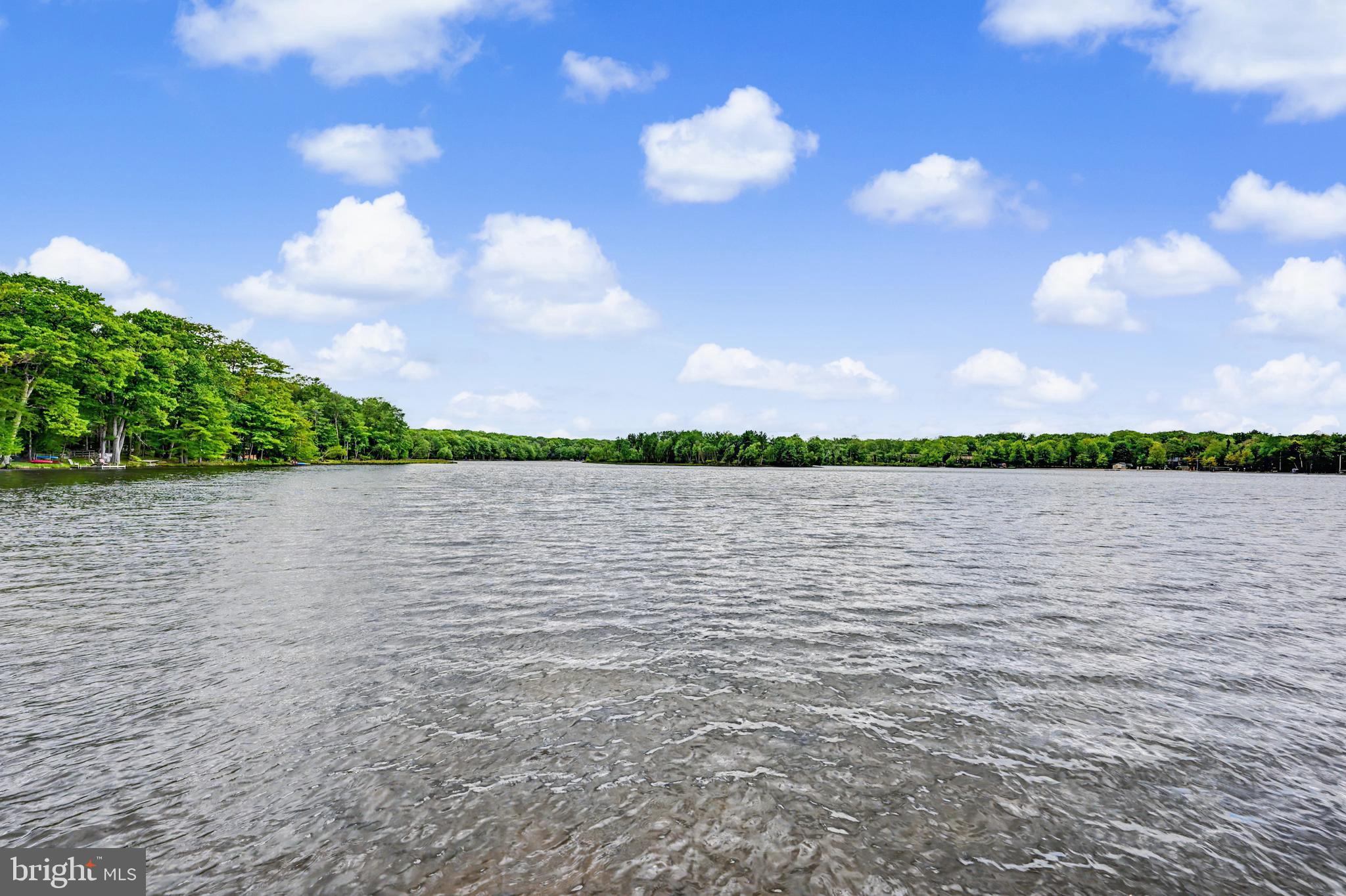 ARROWHEAD LAKES - Residential