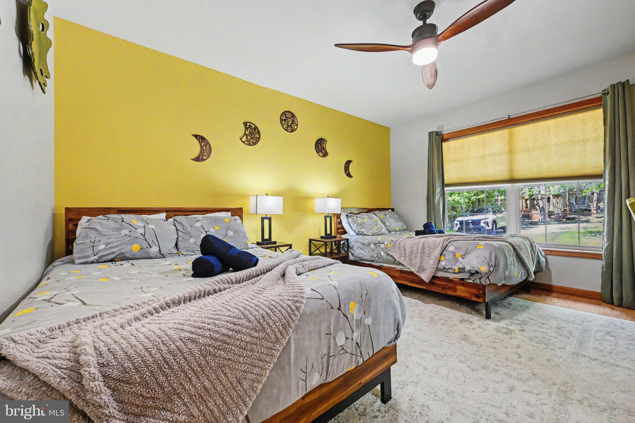 ARROWHEAD LAKES - Residential