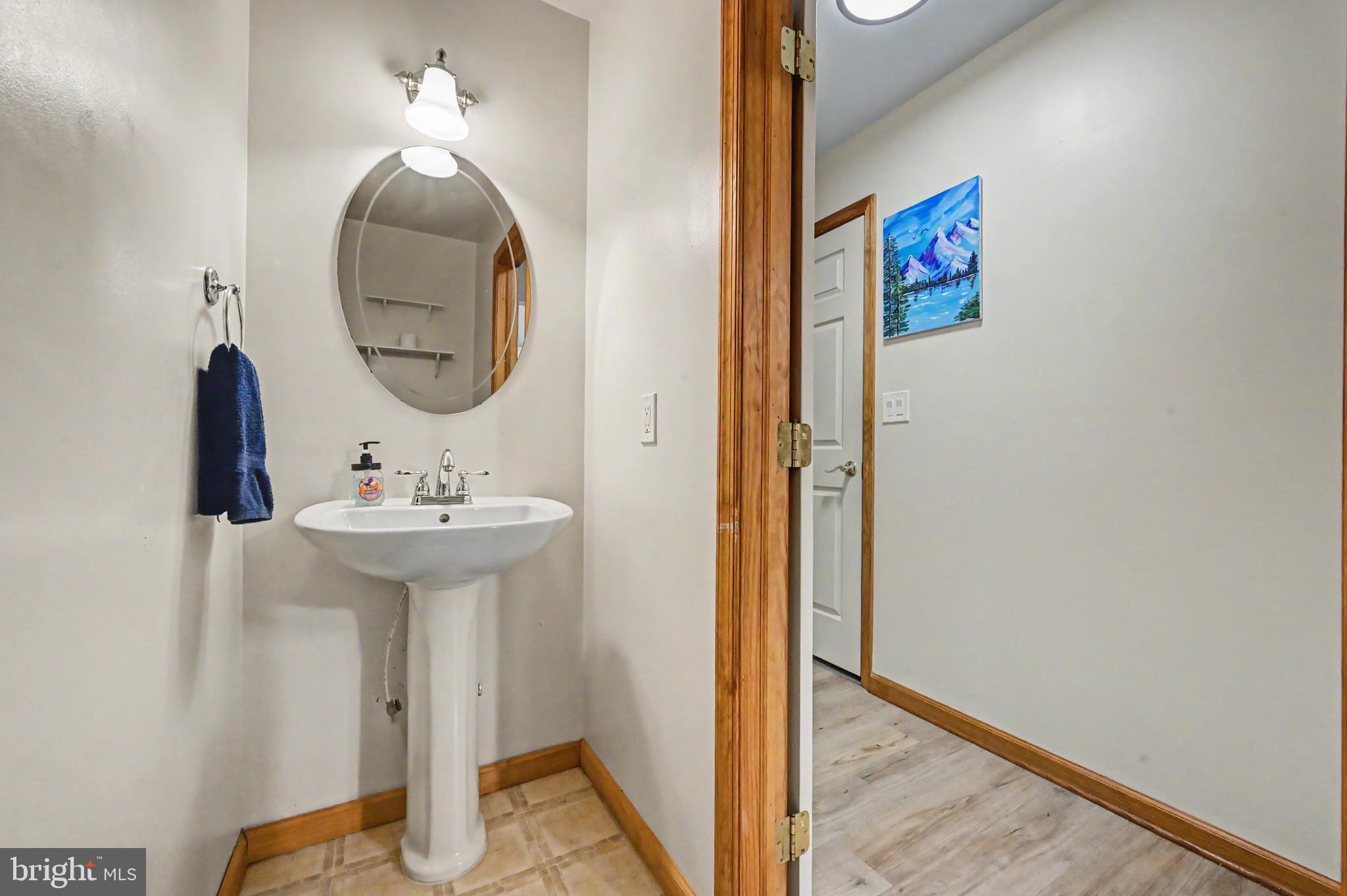 ARROWHEAD LAKES - Residential