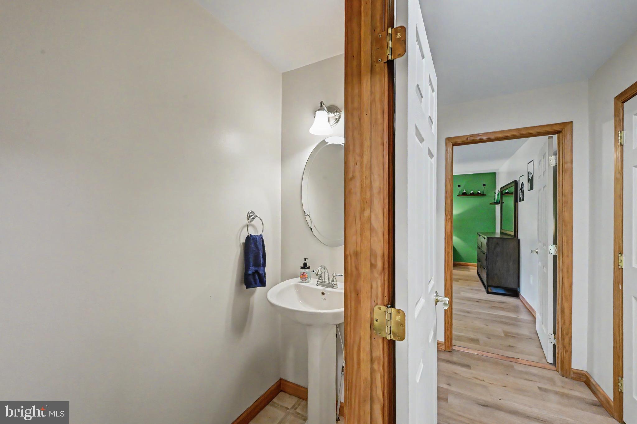 ARROWHEAD LAKES - Residential