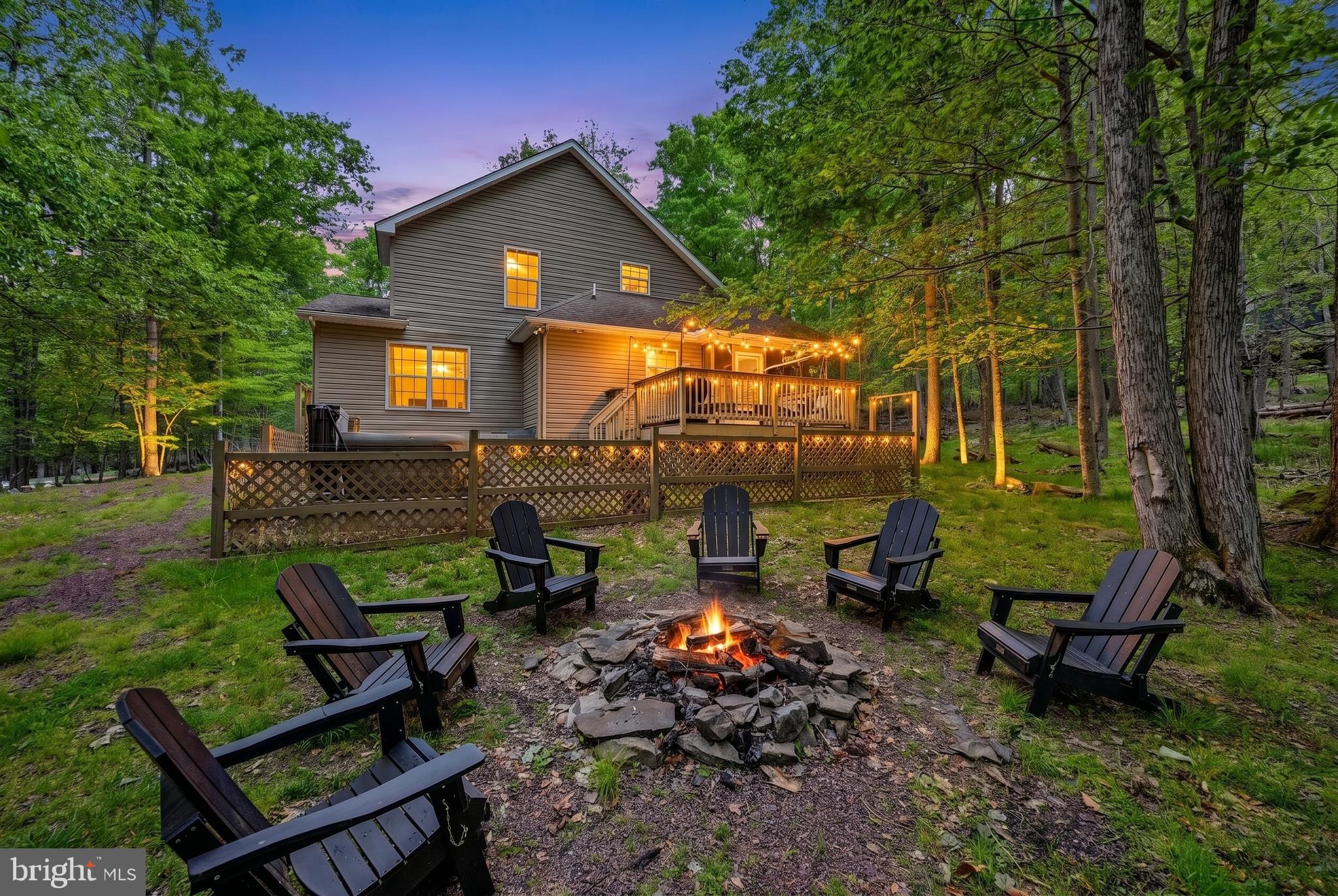 ARROWHEAD LAKES - Residential