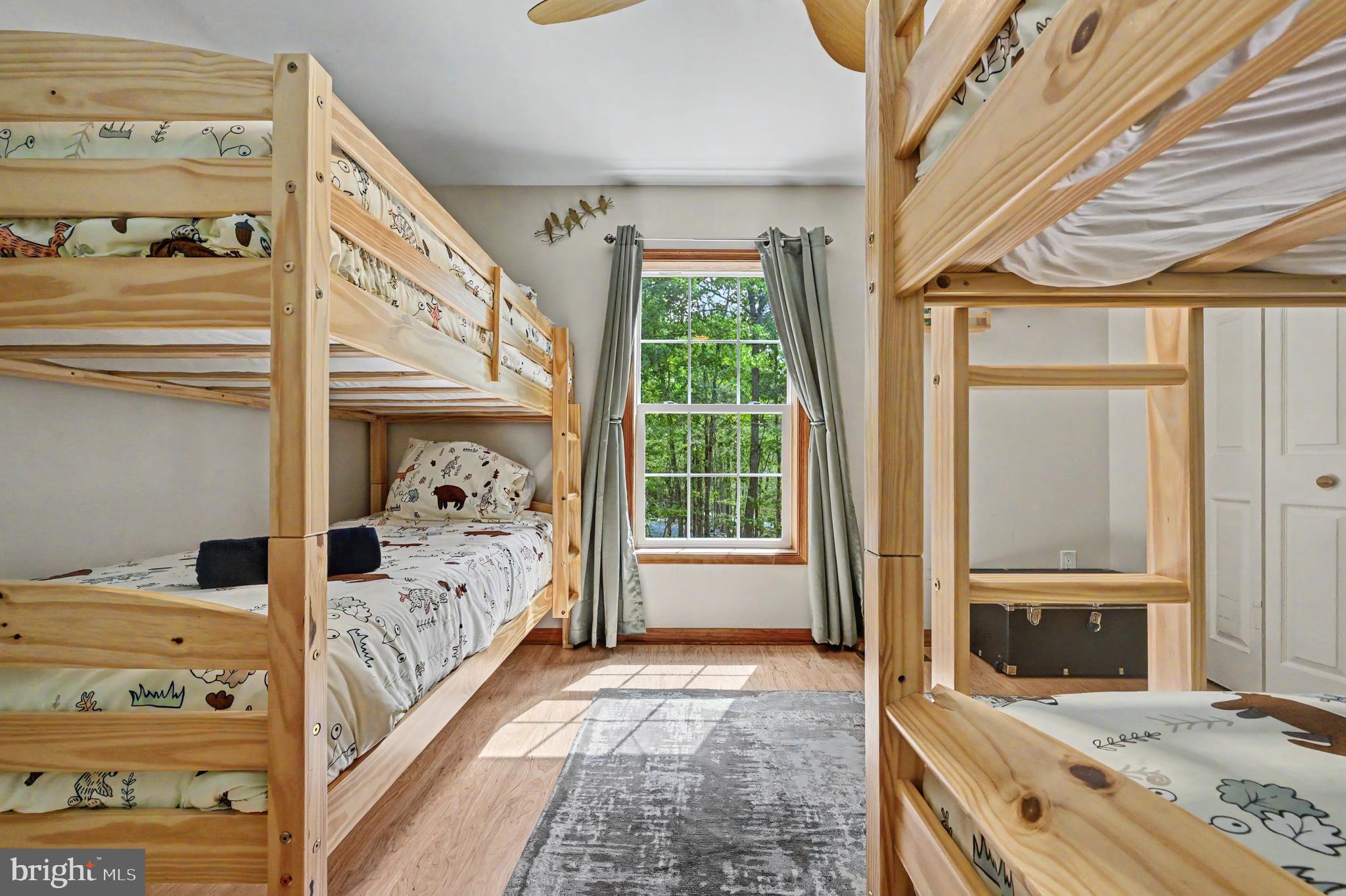 ARROWHEAD LAKES - Residential