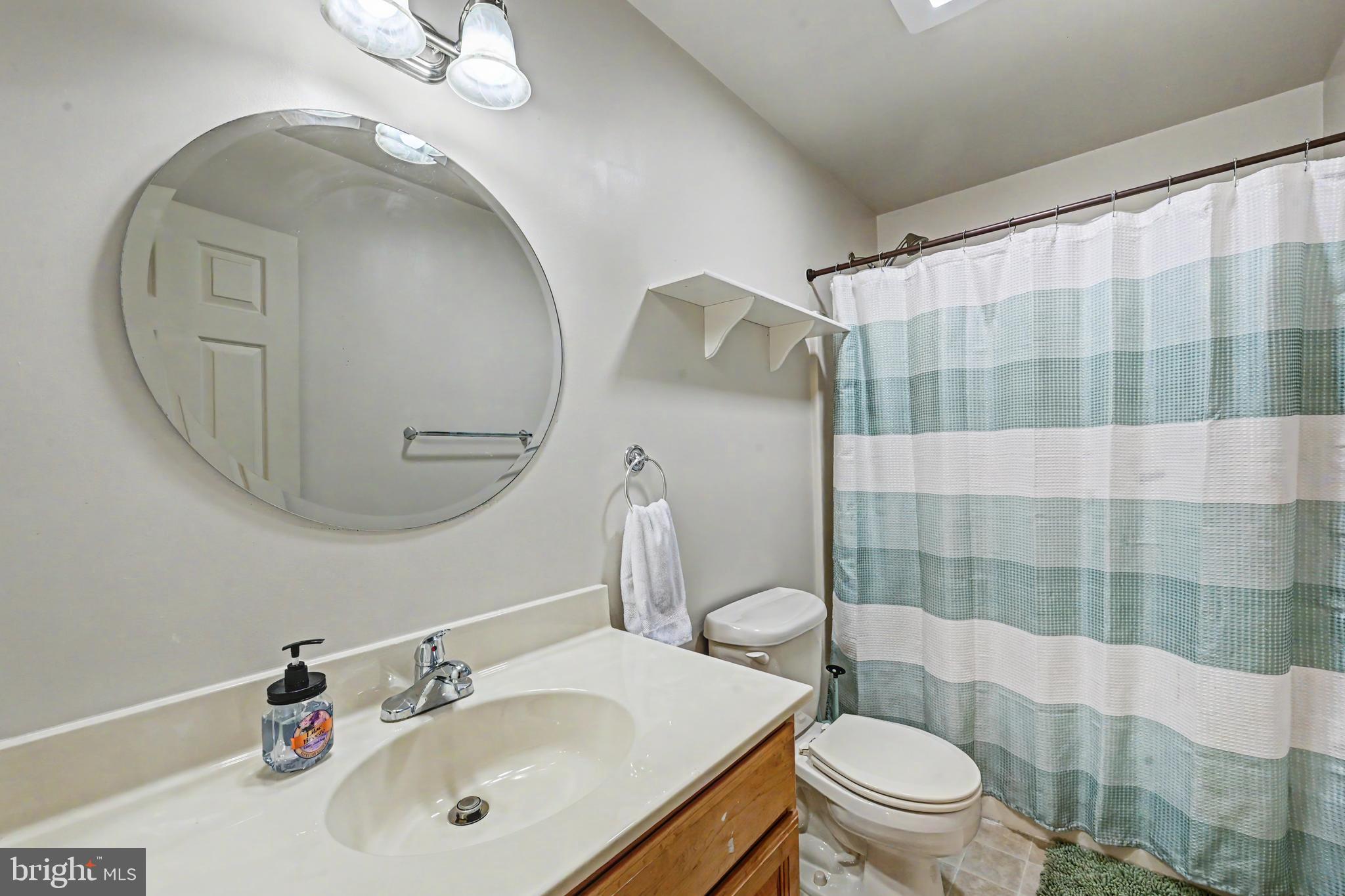 ARROWHEAD LAKES - Residential