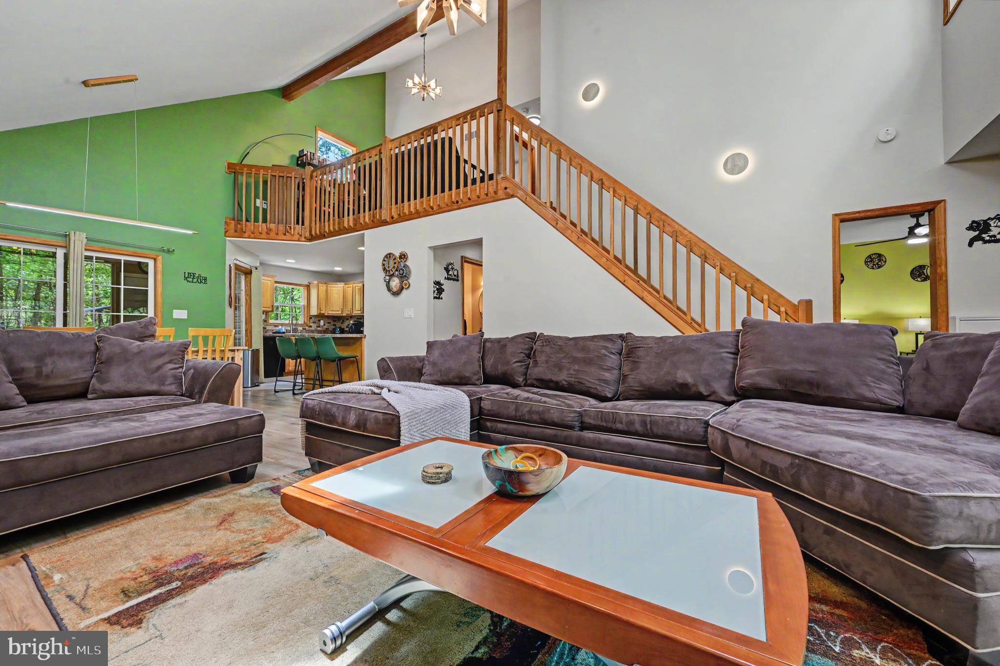 ARROWHEAD LAKES - Residential