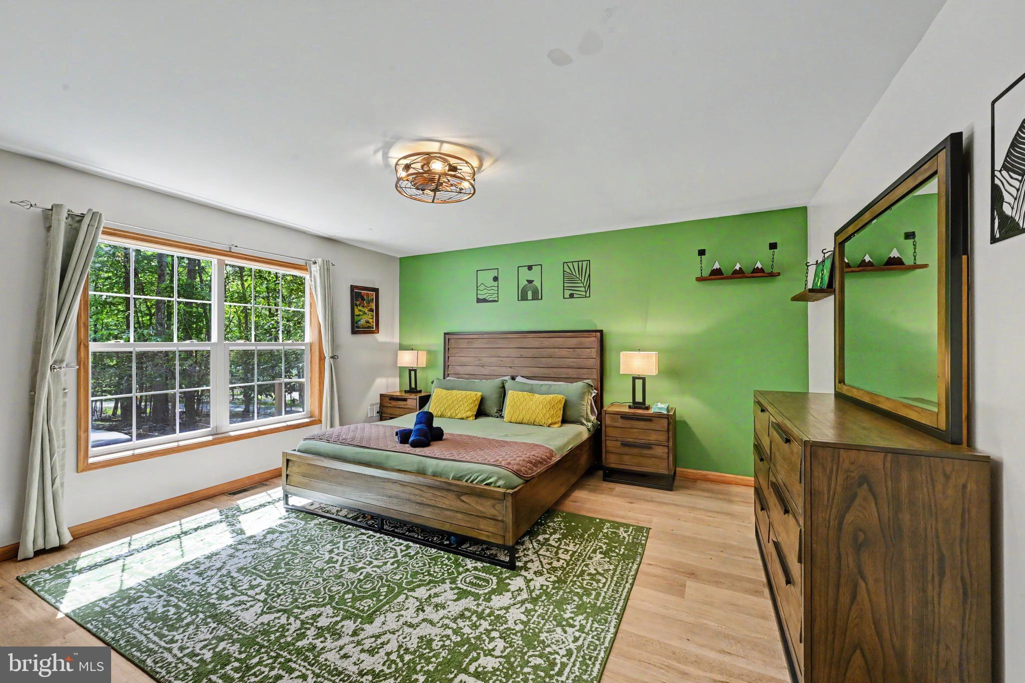 ARROWHEAD LAKES - Residential