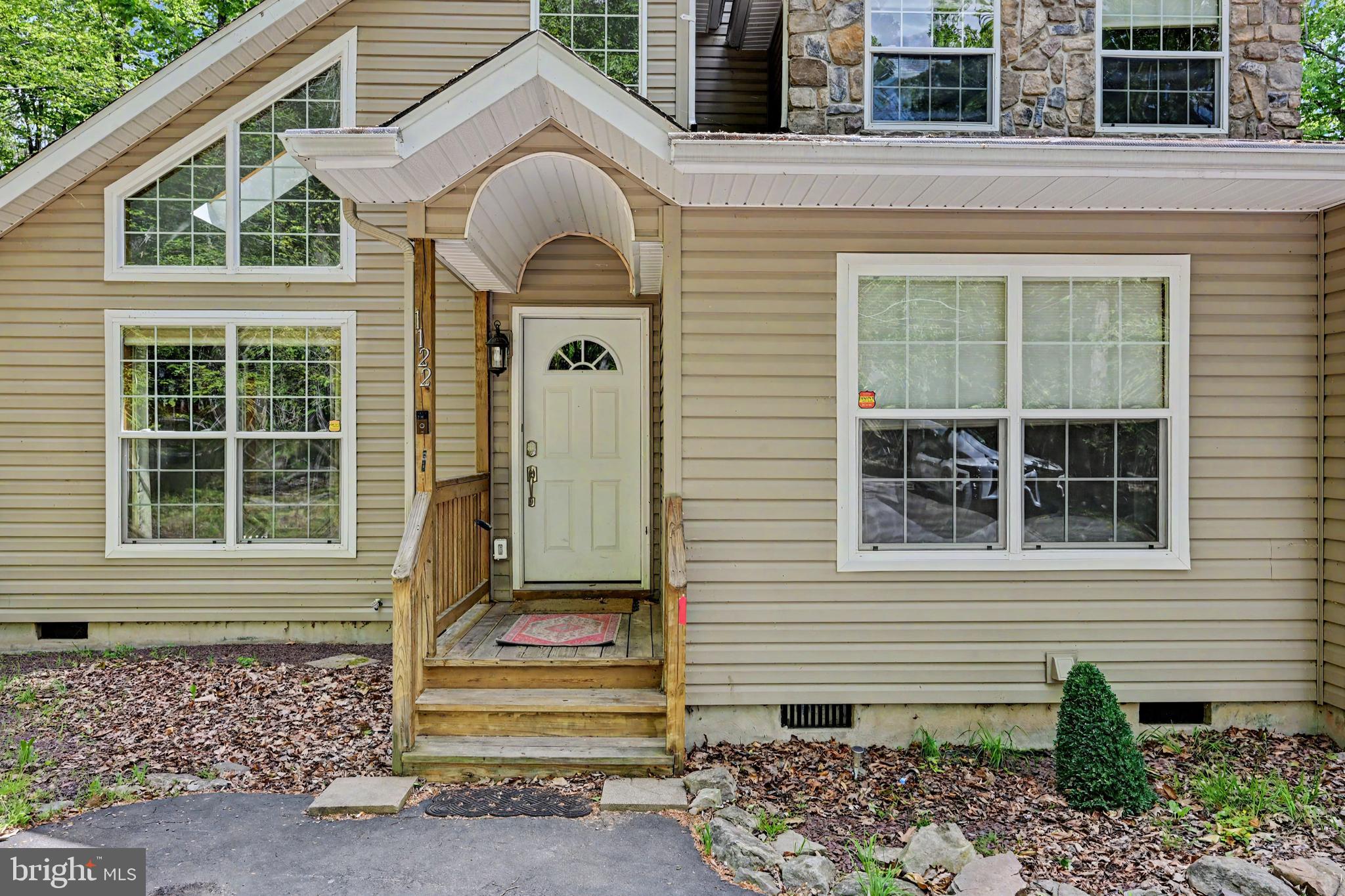 ARROWHEAD LAKES - Residential