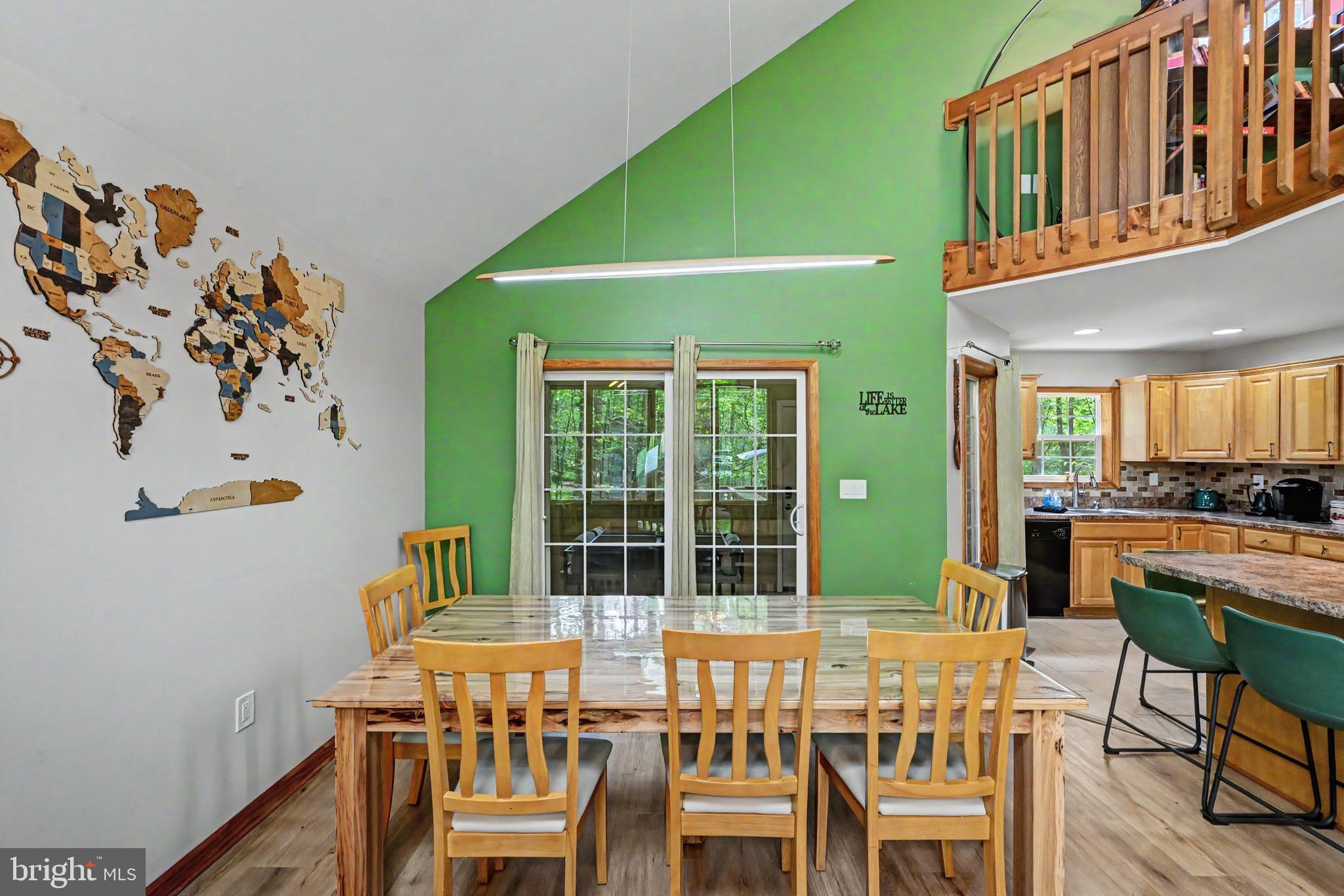 ARROWHEAD LAKES - Residential