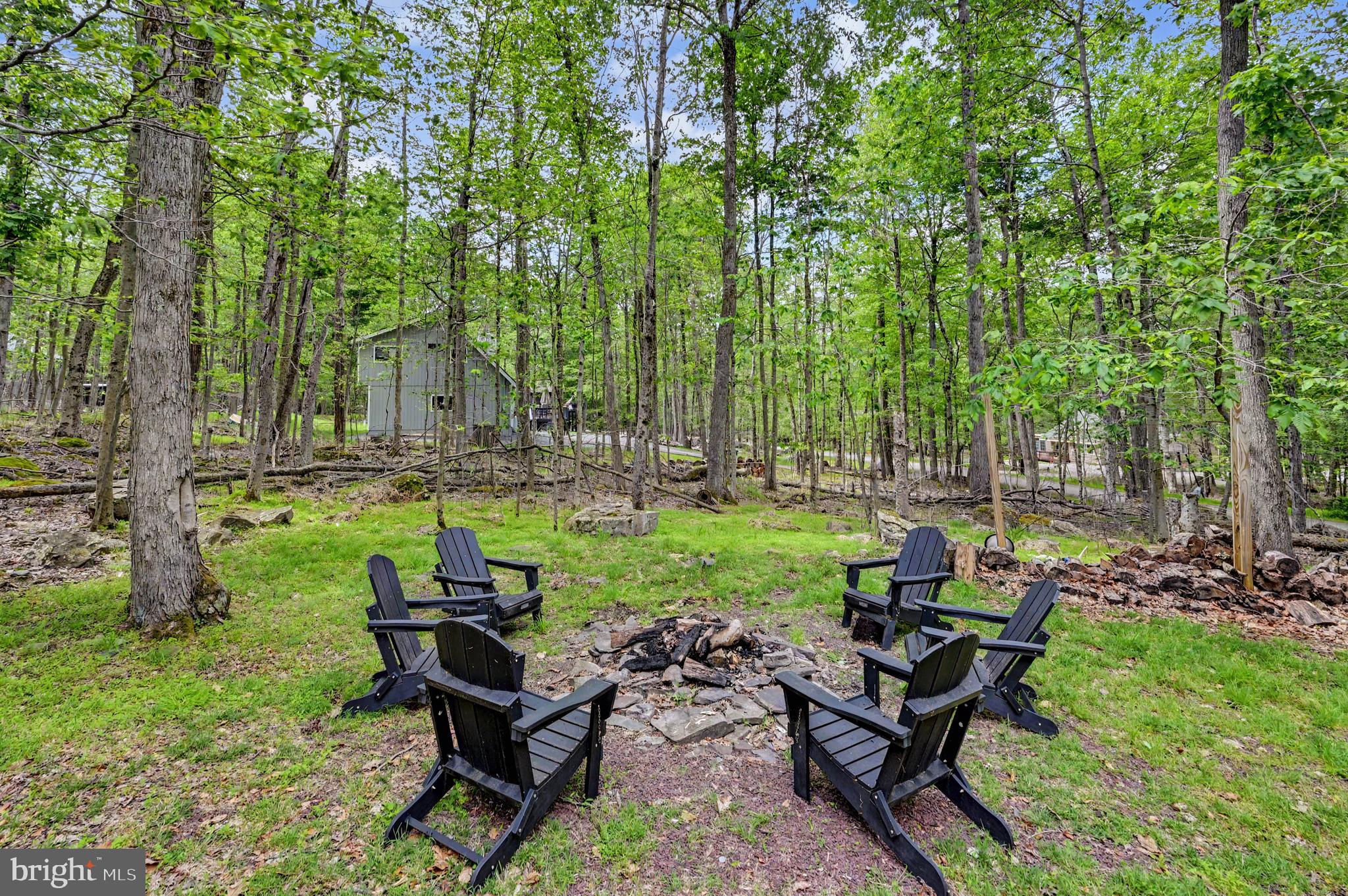 ARROWHEAD LAKES - Residential