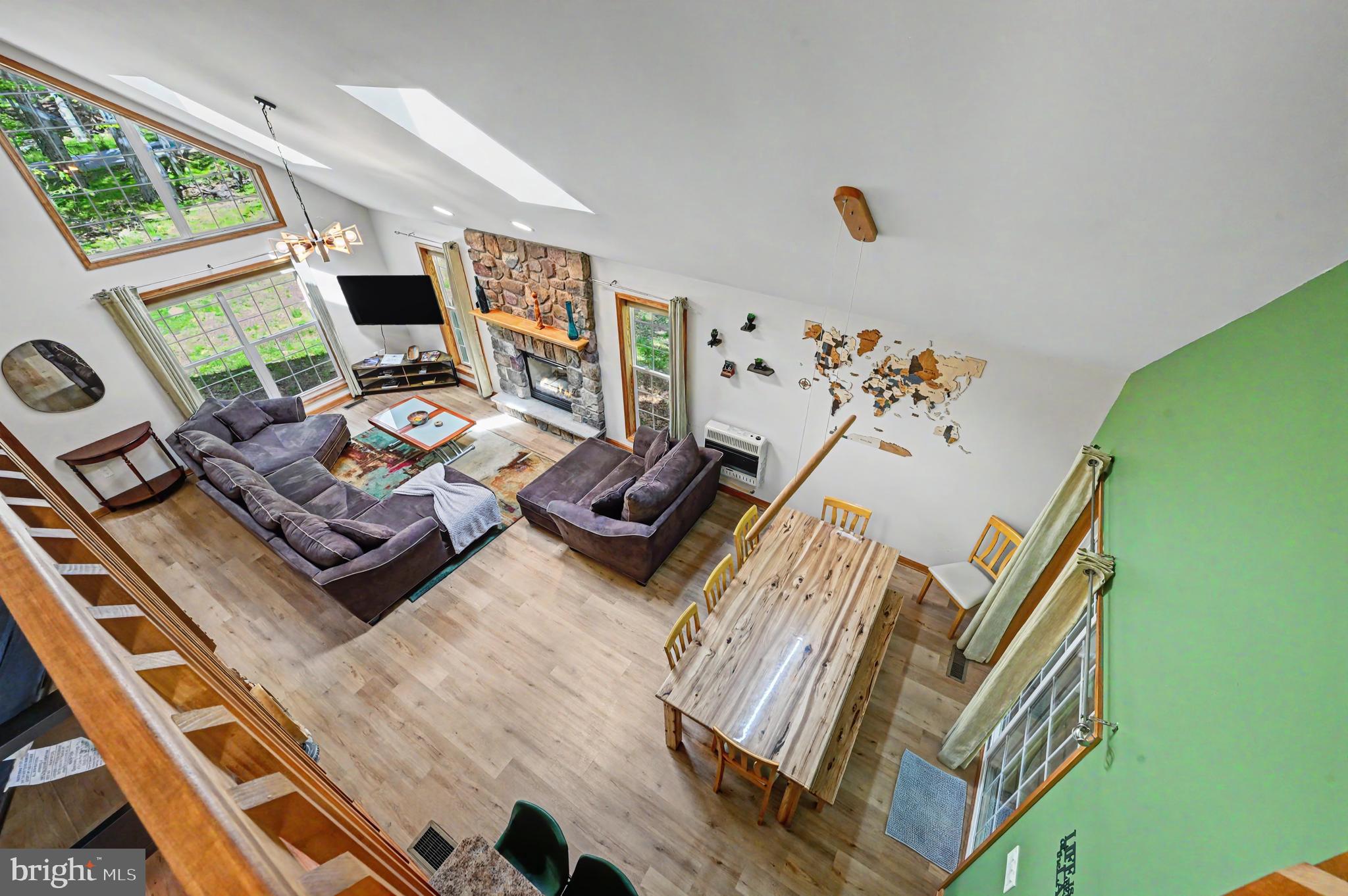 ARROWHEAD LAKES - Residential