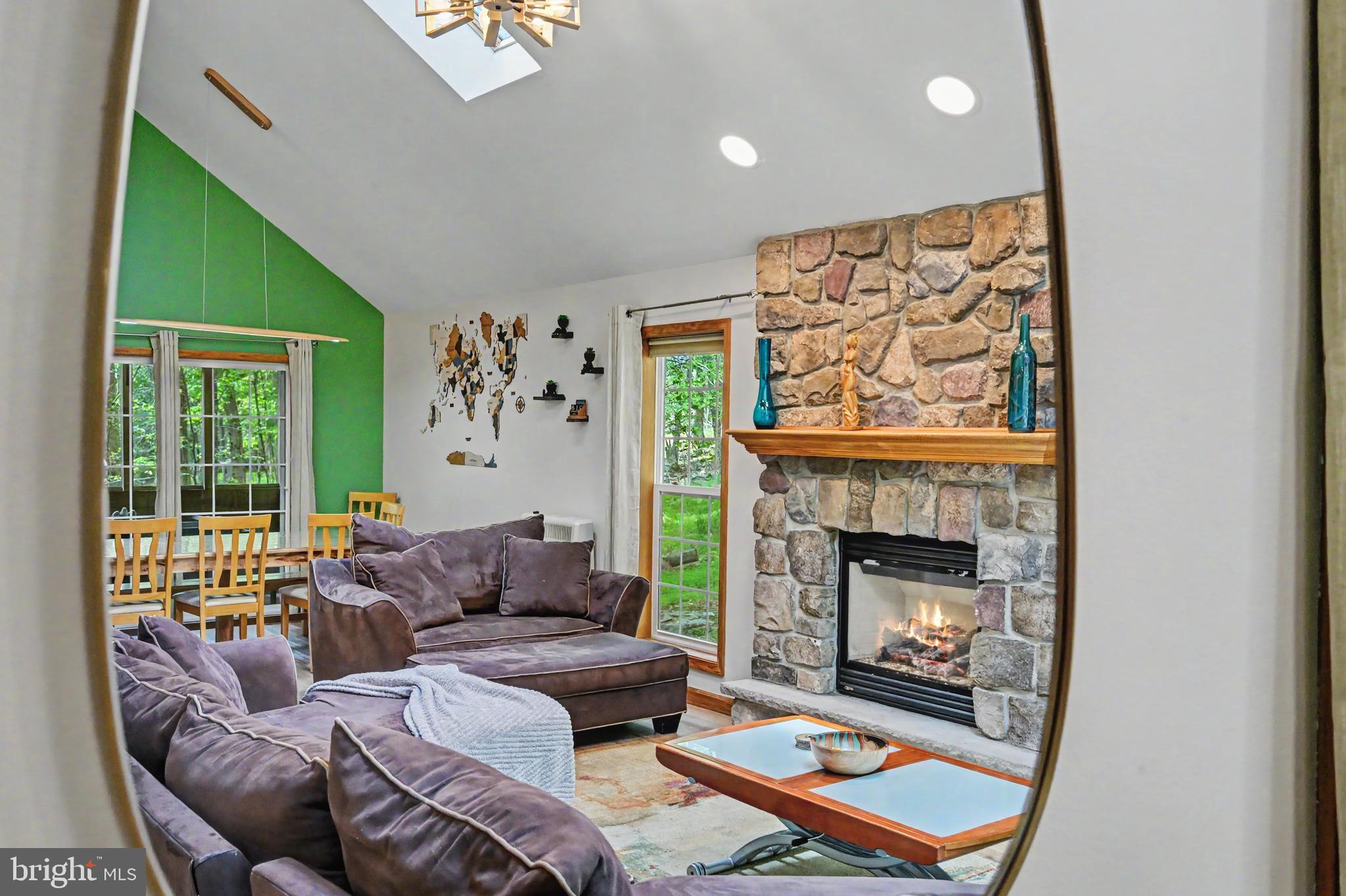 ARROWHEAD LAKES - Residential
