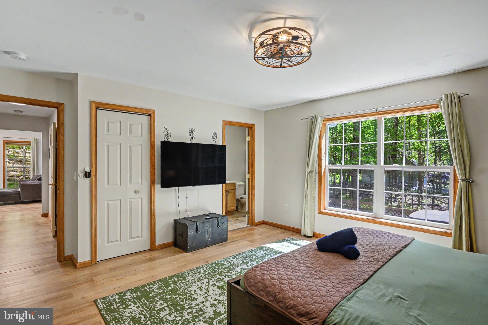 ARROWHEAD LAKES - Residential