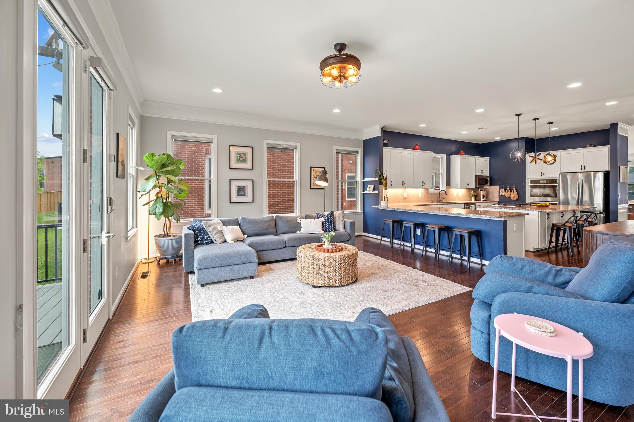 LAUREL HILL - Residential