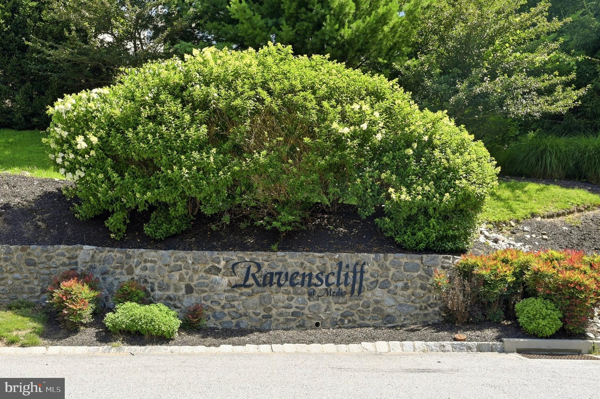 RAVENSCLIFF - Residential