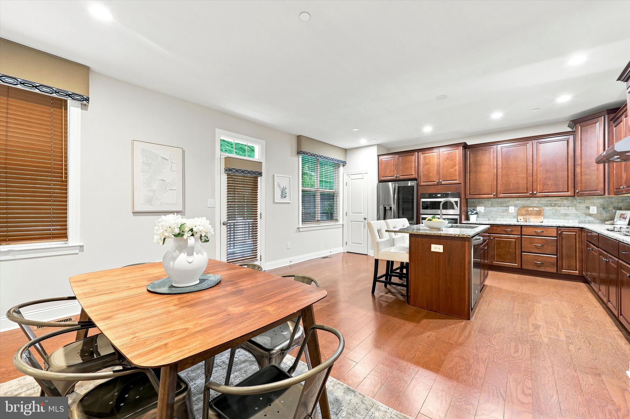 RAVENSCLIFF - Residential