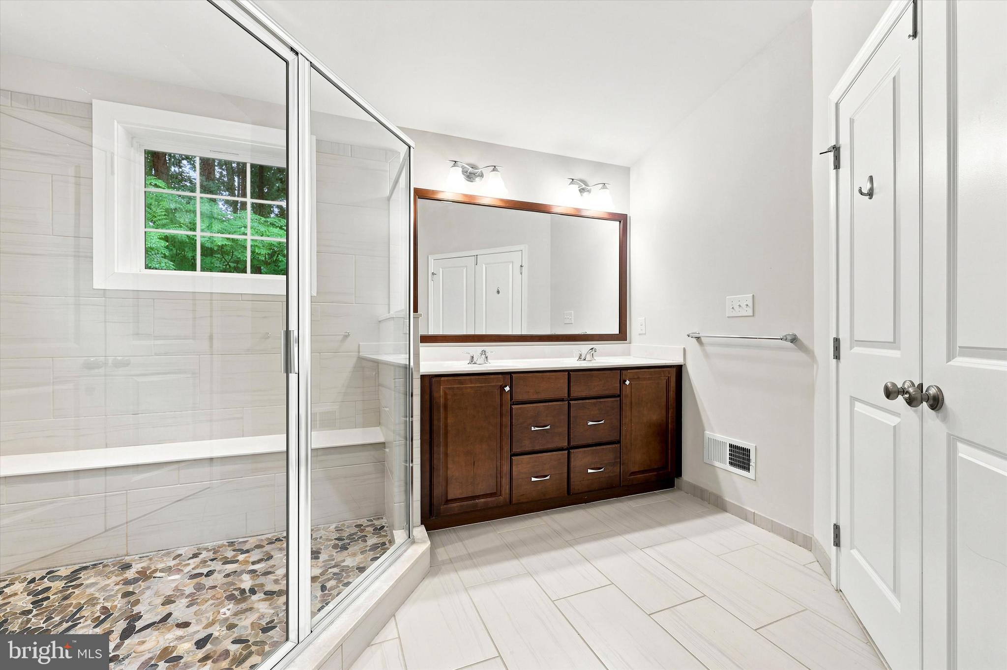 RAVENSCLIFF - Residential