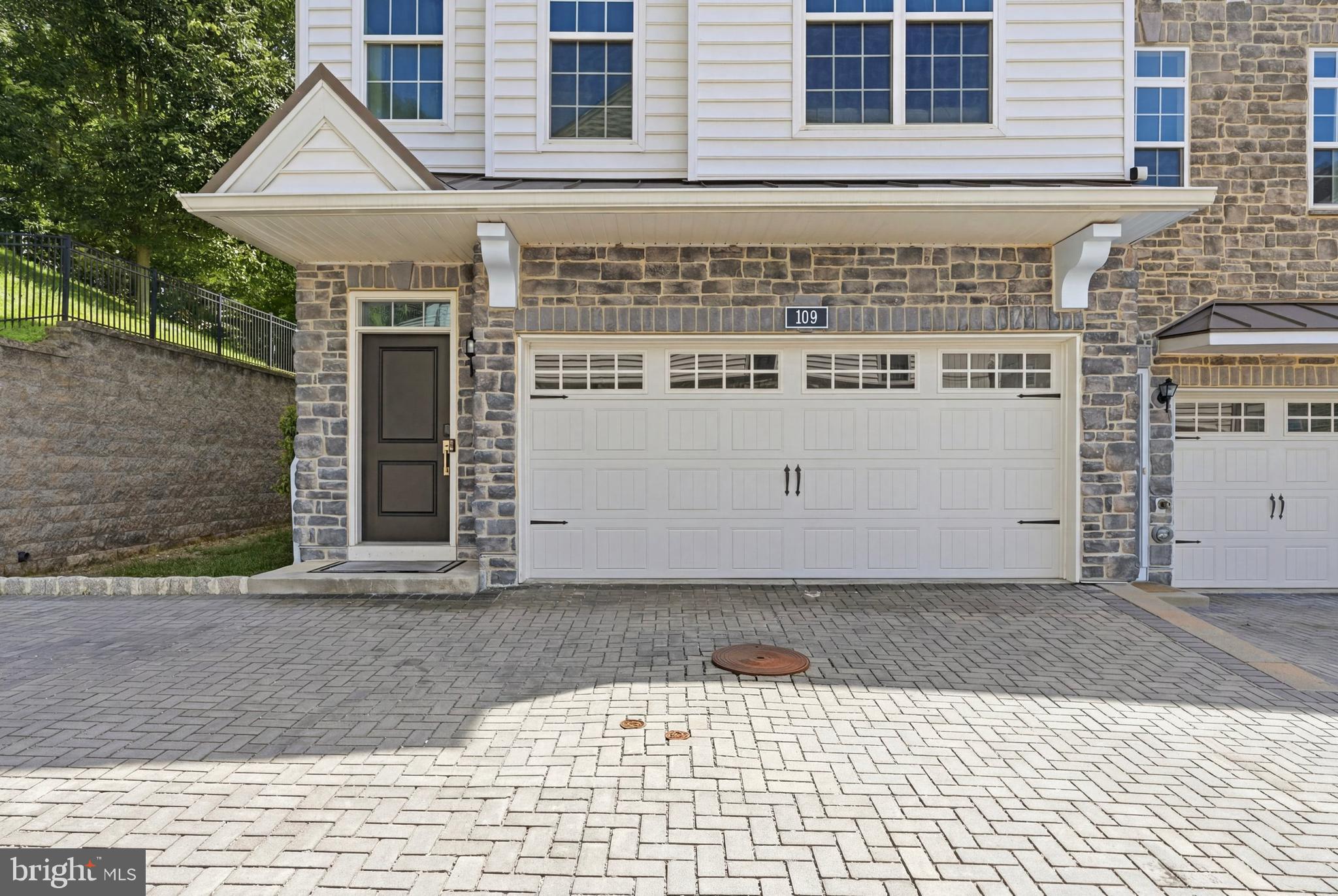 RAVENSCLIFF - Residential