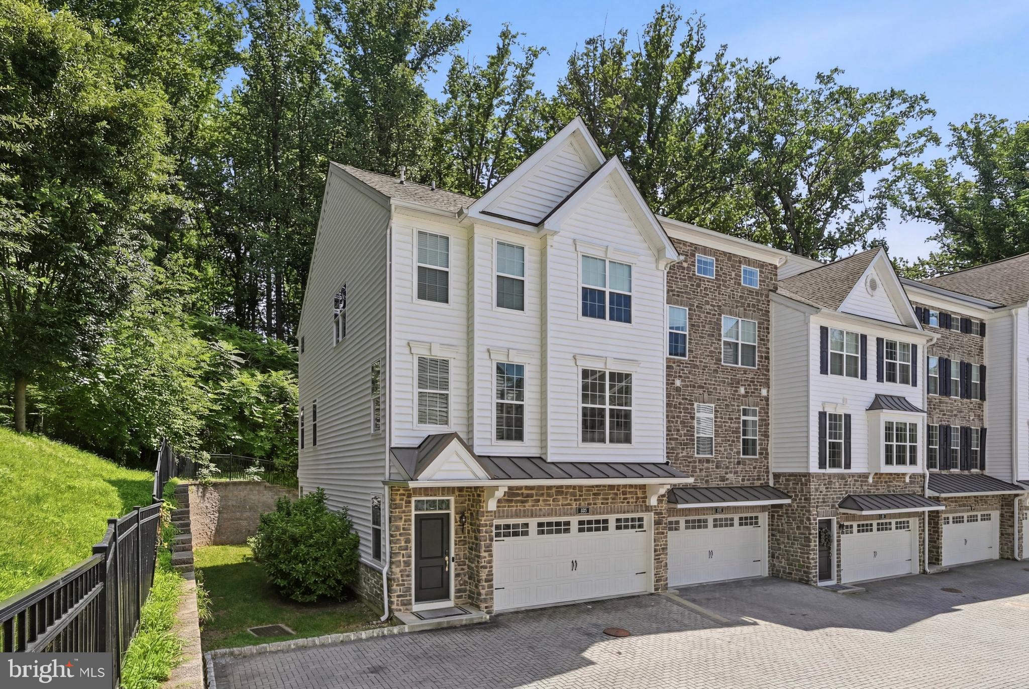 RAVENSCLIFF - Residential