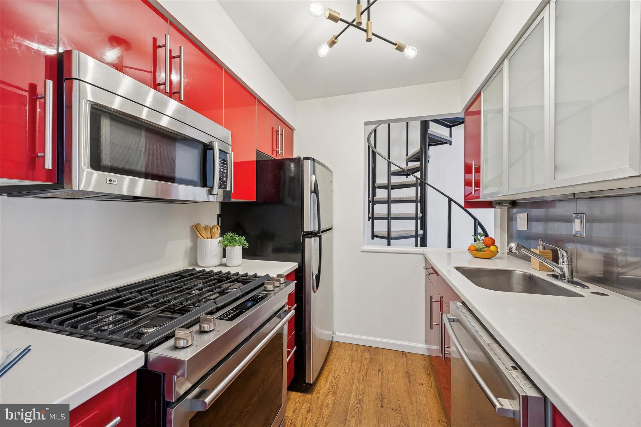 WASHINGTON SQ WEST - Residential