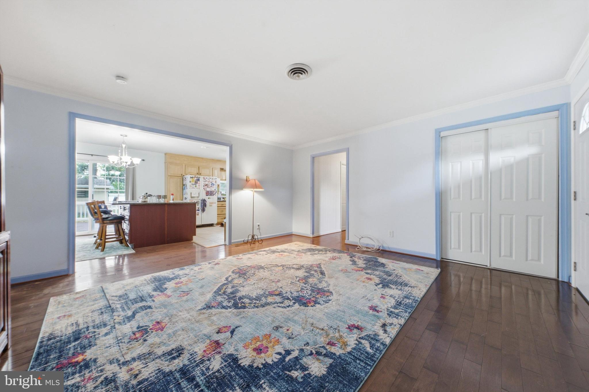 ELMHURST - Residential