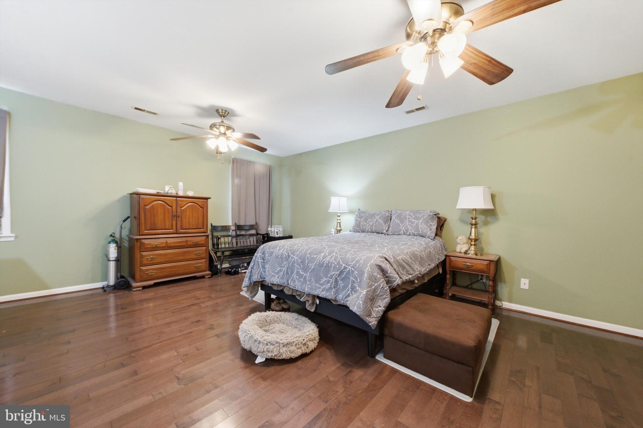 ELMHURST - Residential
