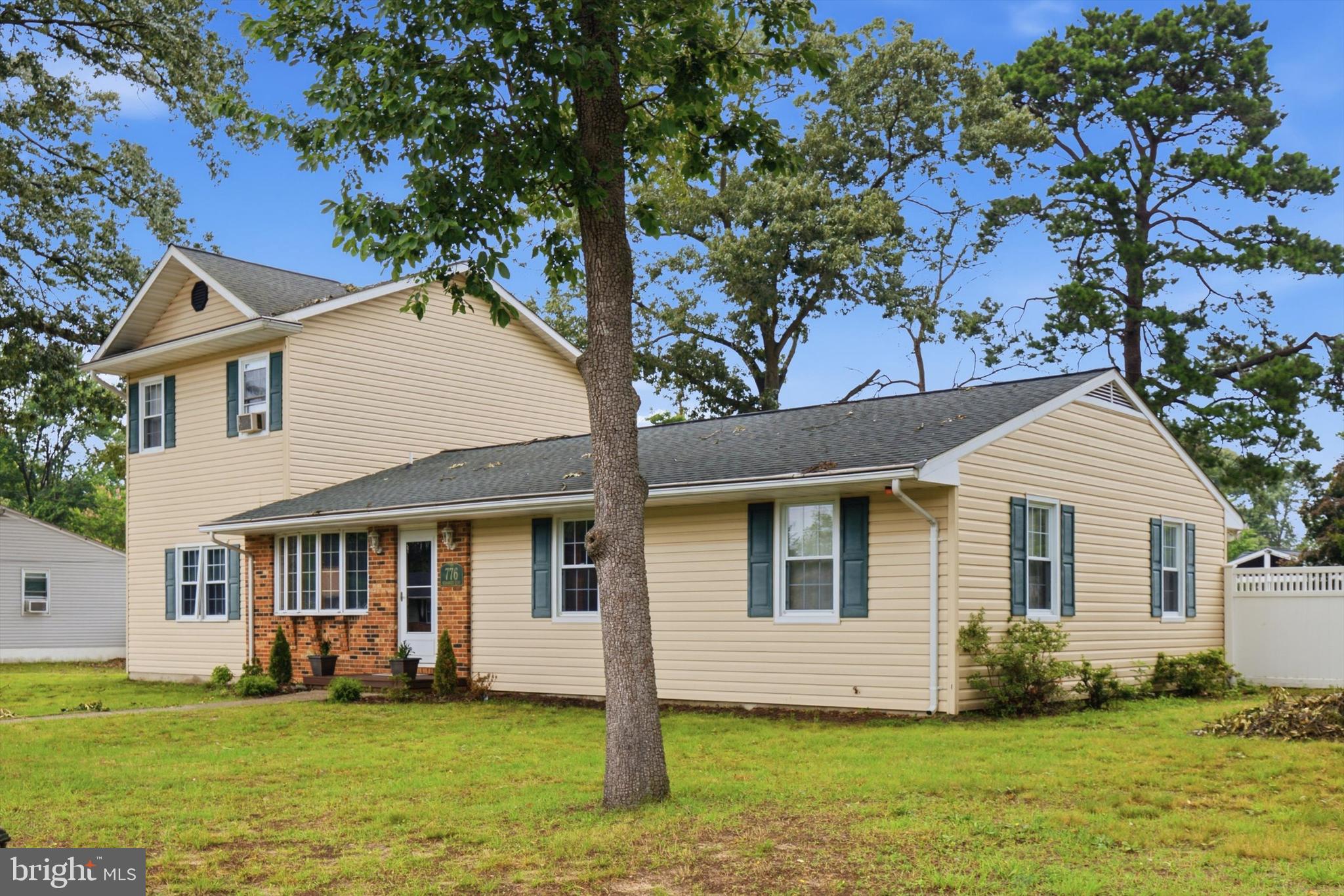 ELMHURST - Residential