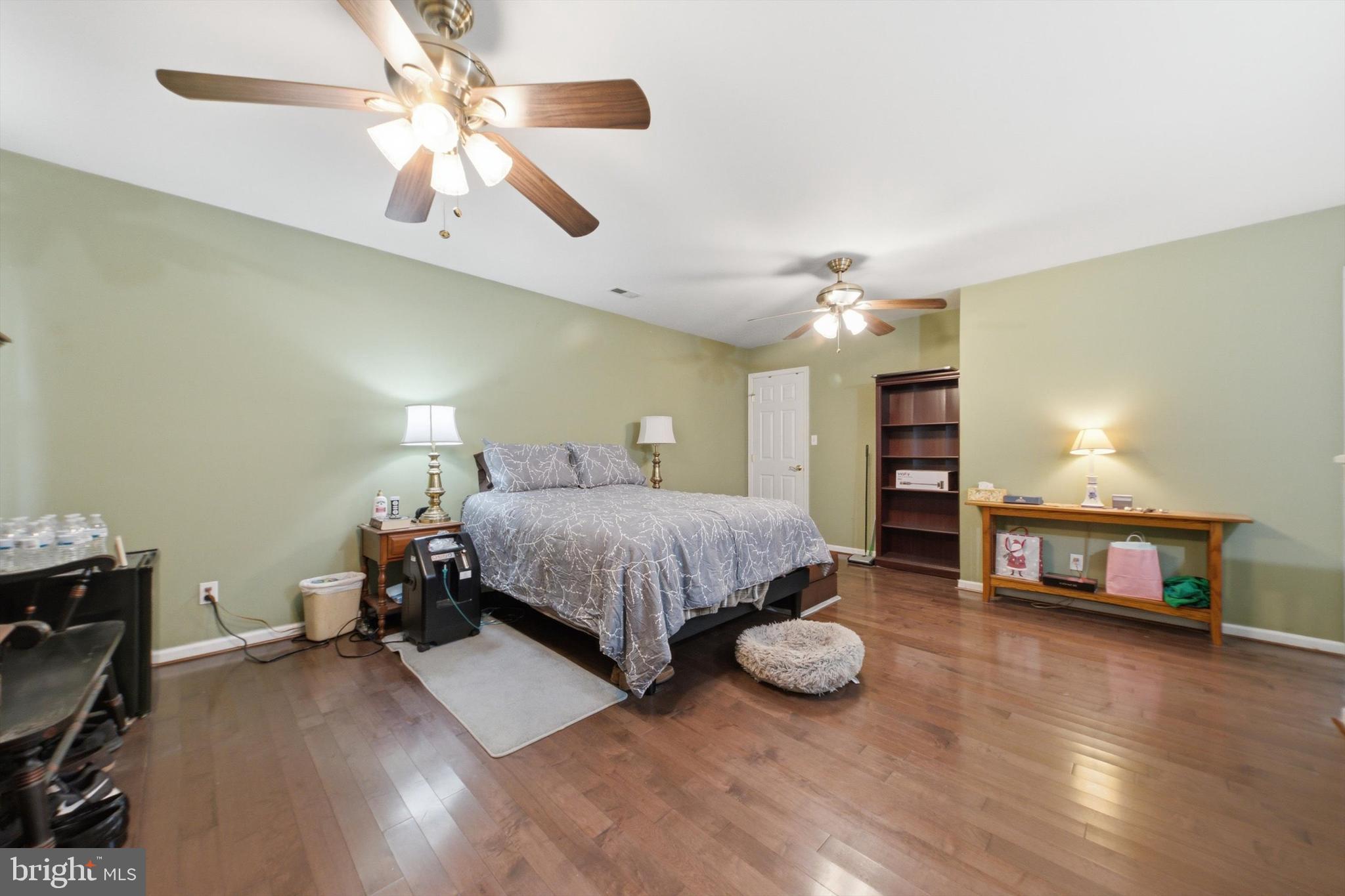 ELMHURST - Residential