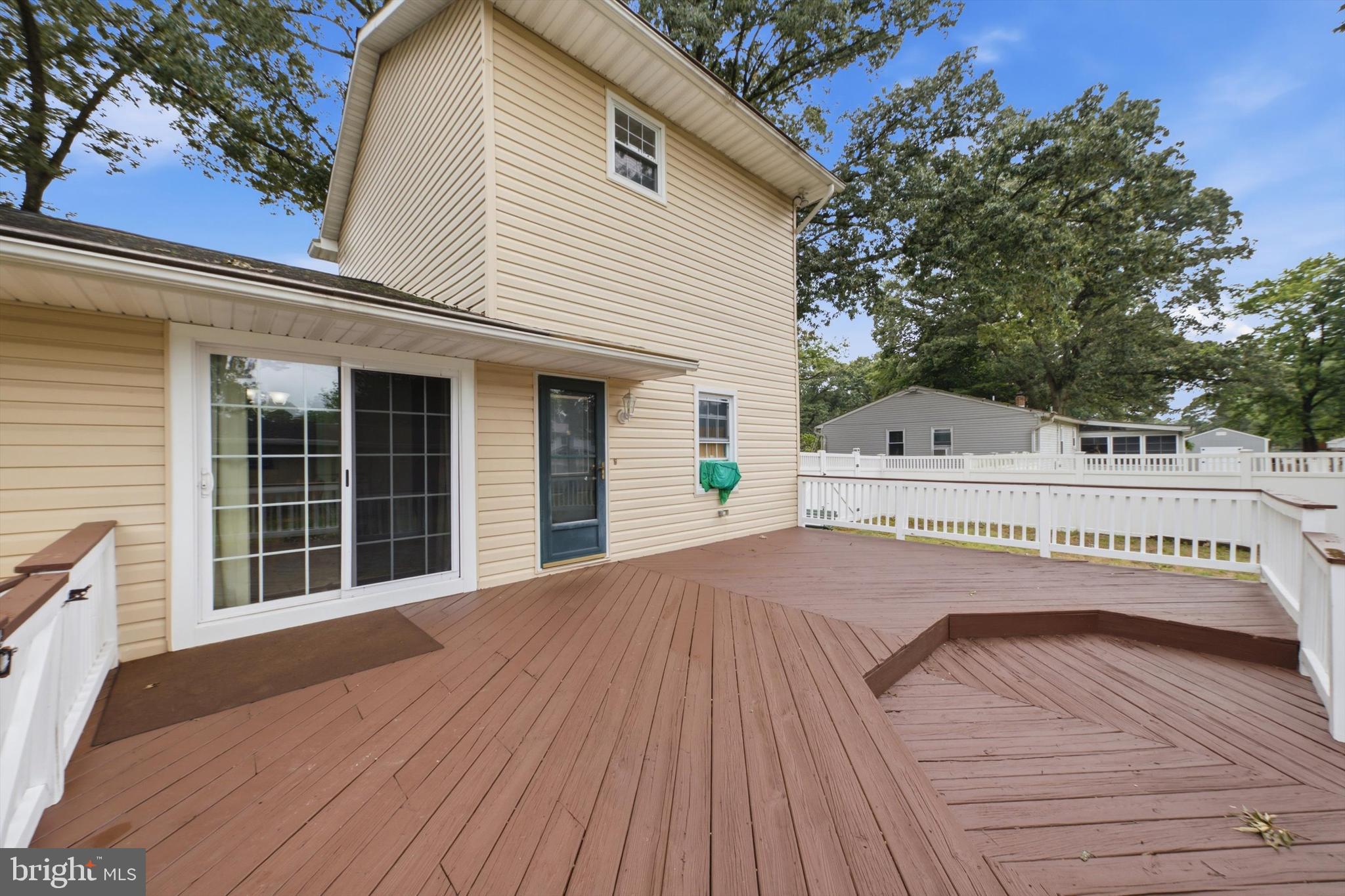 ELMHURST - Residential