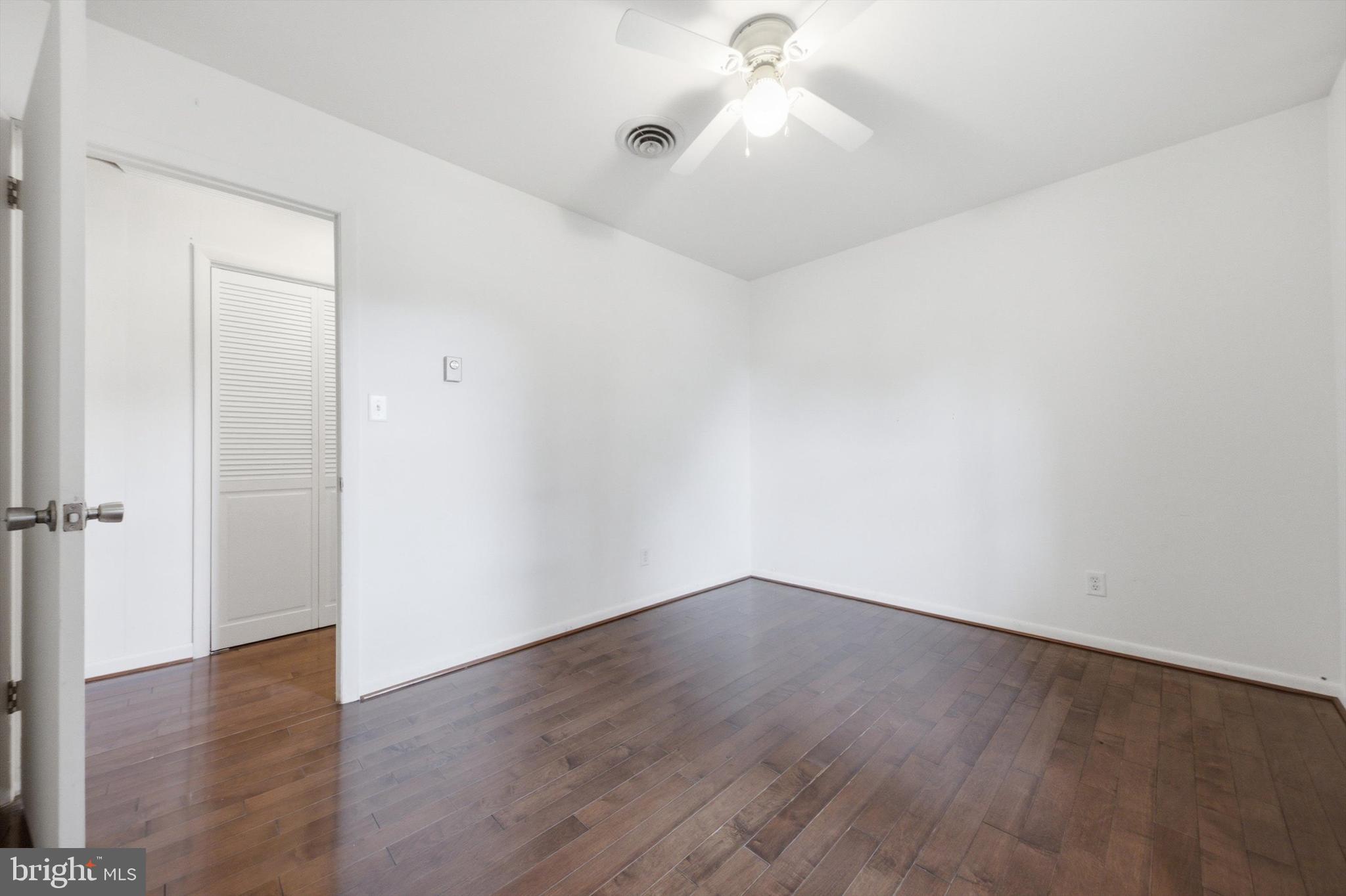 ELMHURST - Residential