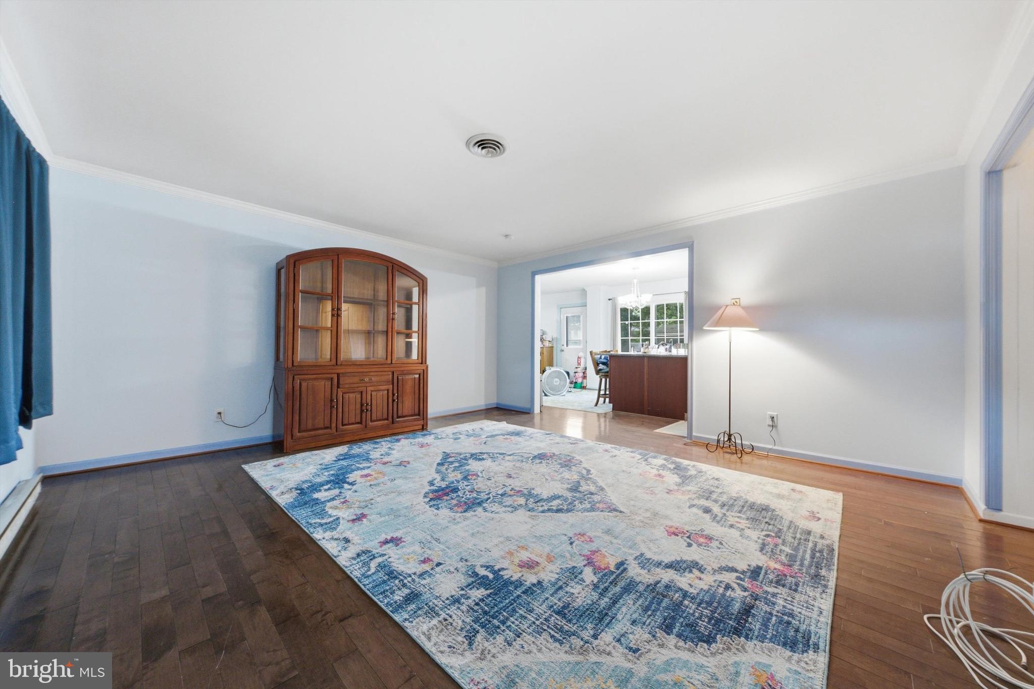 ELMHURST - Residential