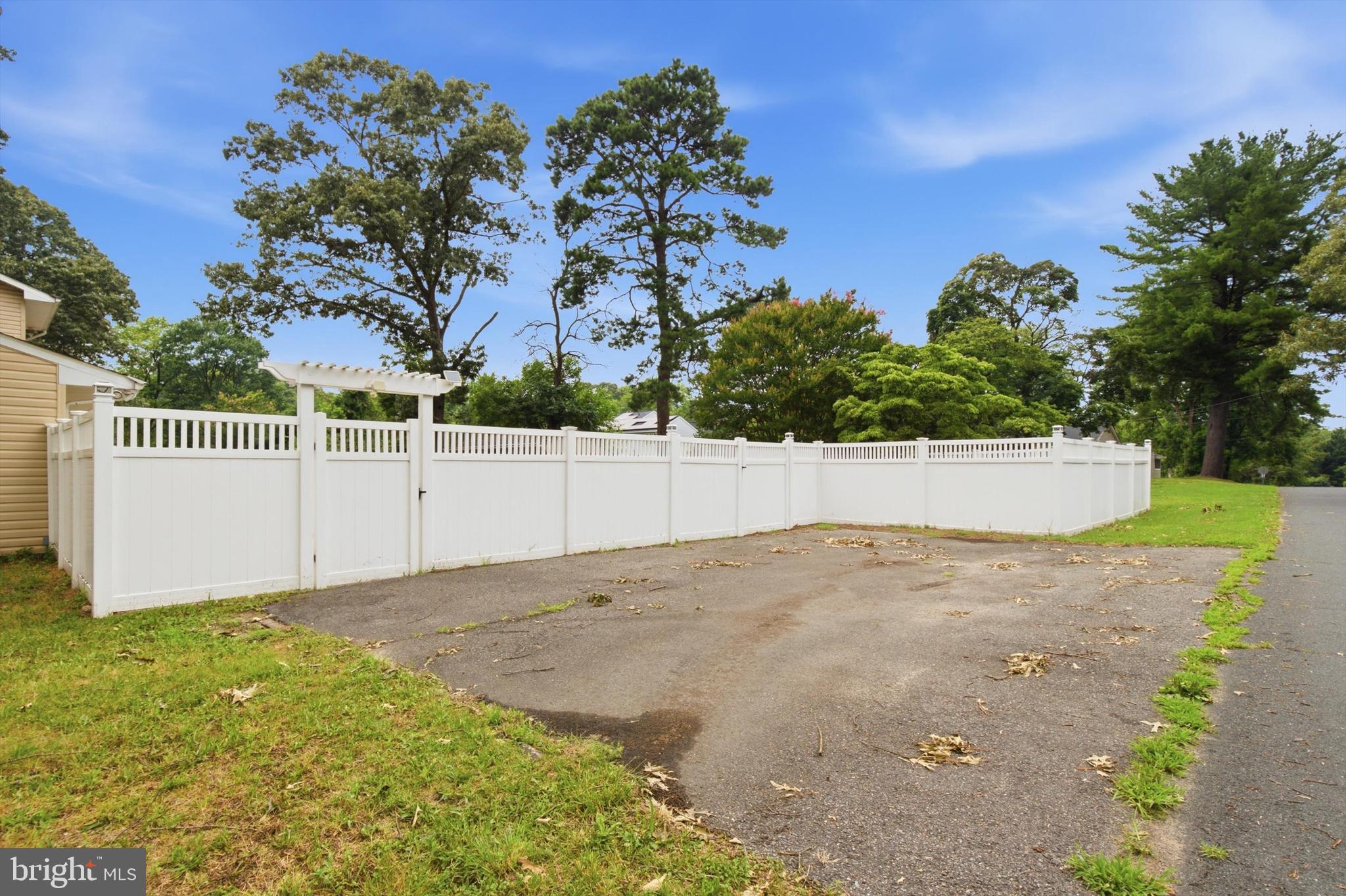 ELMHURST - Residential