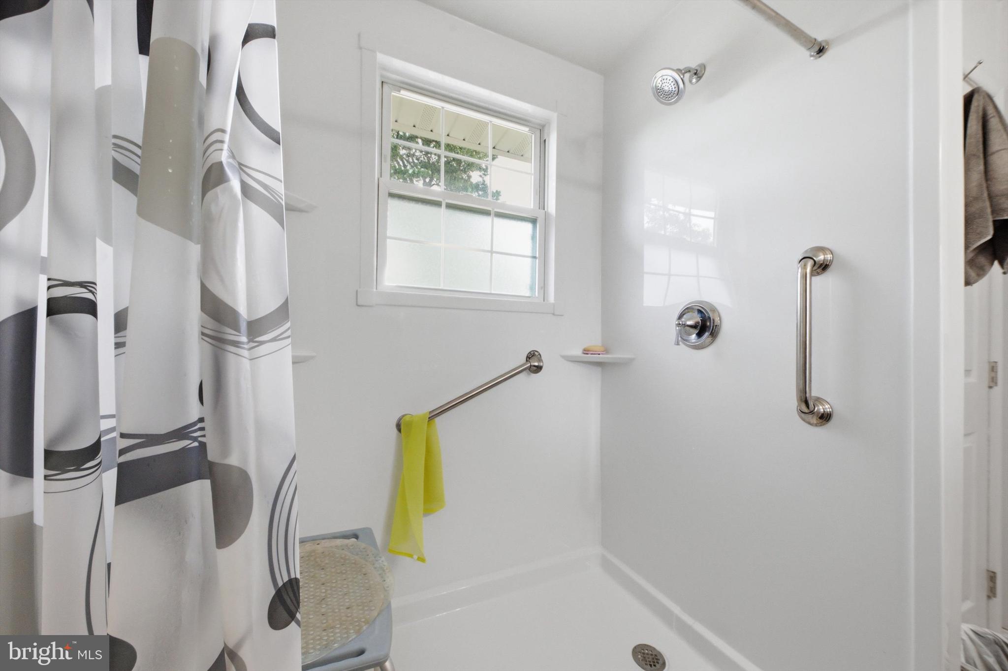 ELMHURST - Residential