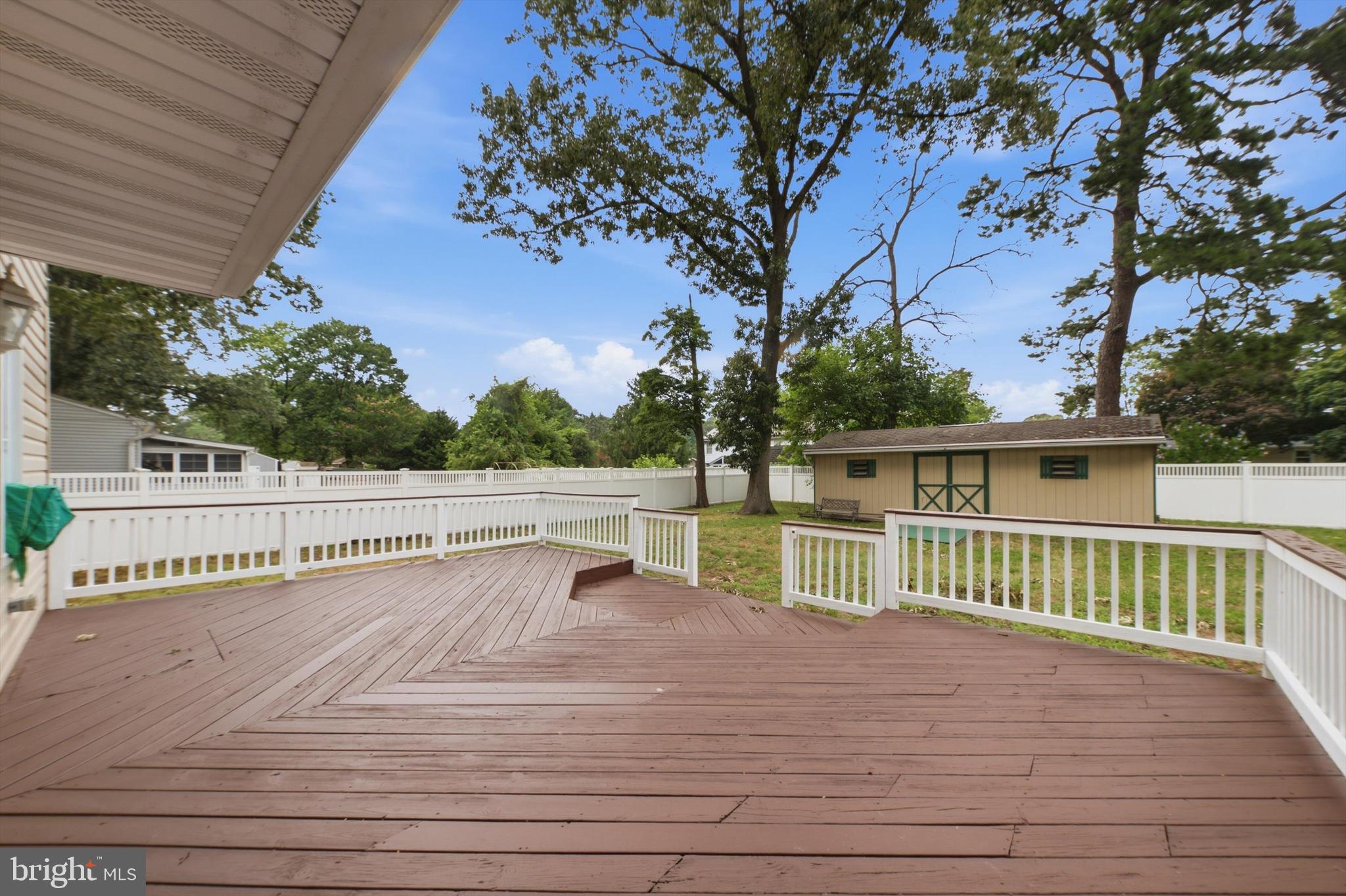 ELMHURST - Residential
