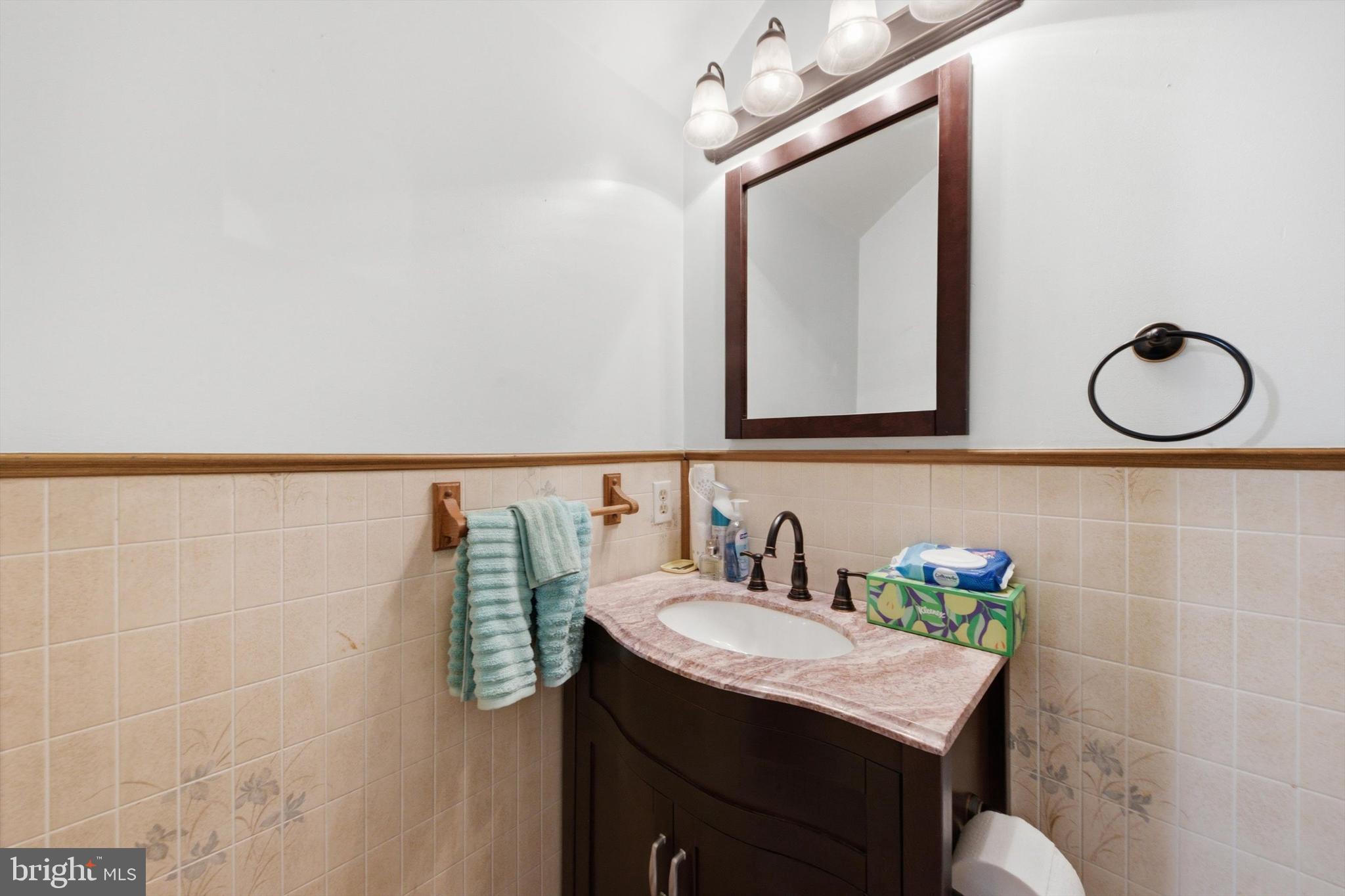 ELMHURST - Residential