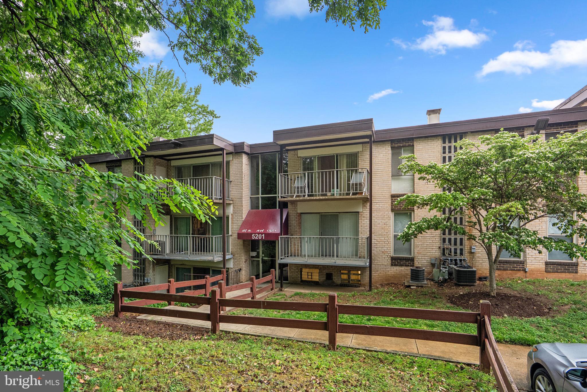 BLADENWOODS - Residential