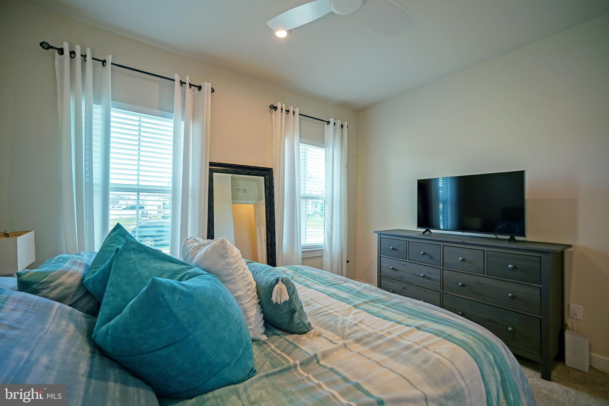 OCEAN MEADOWS - Residential