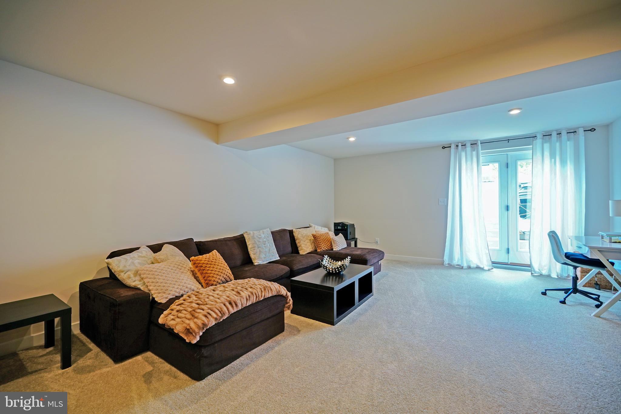 OCEAN MEADOWS - Residential