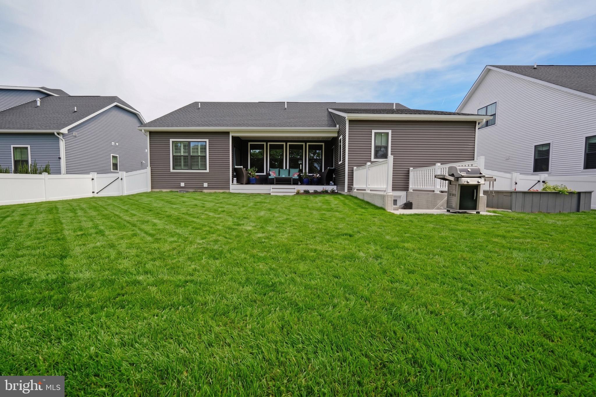 OCEAN MEADOWS - Residential