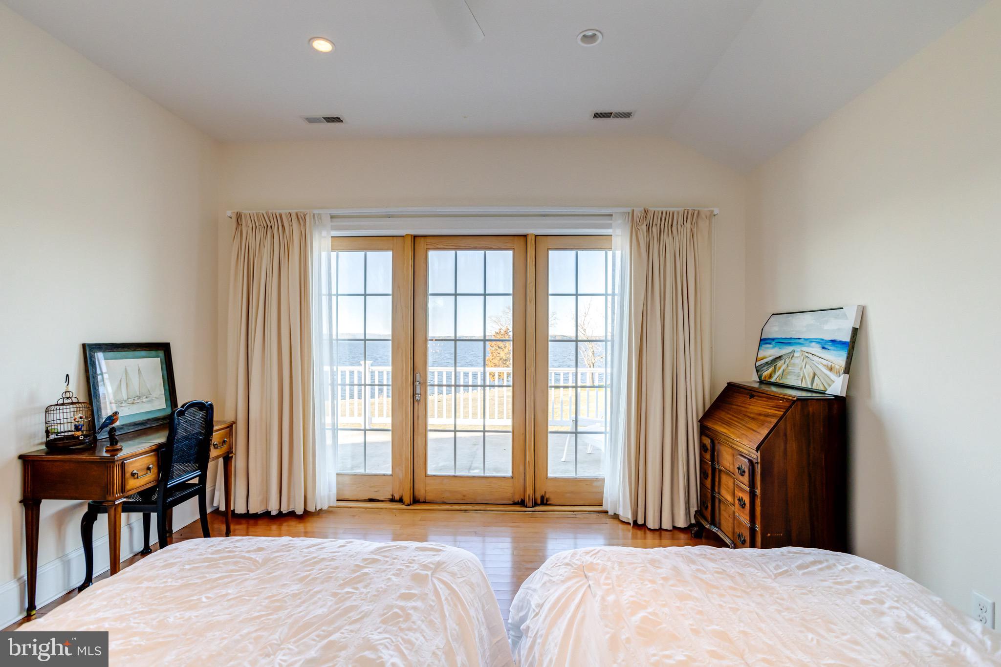 CEDAR POINT - Residential