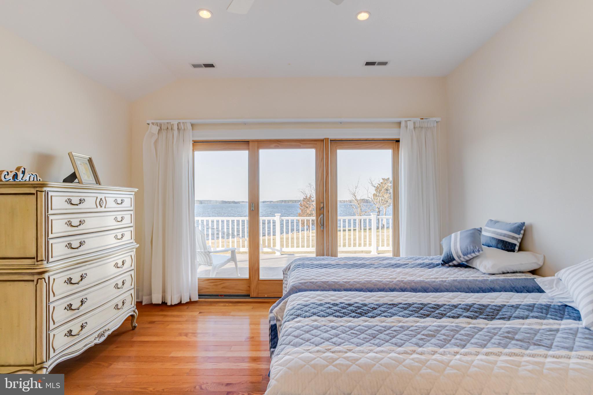CEDAR POINT - Residential