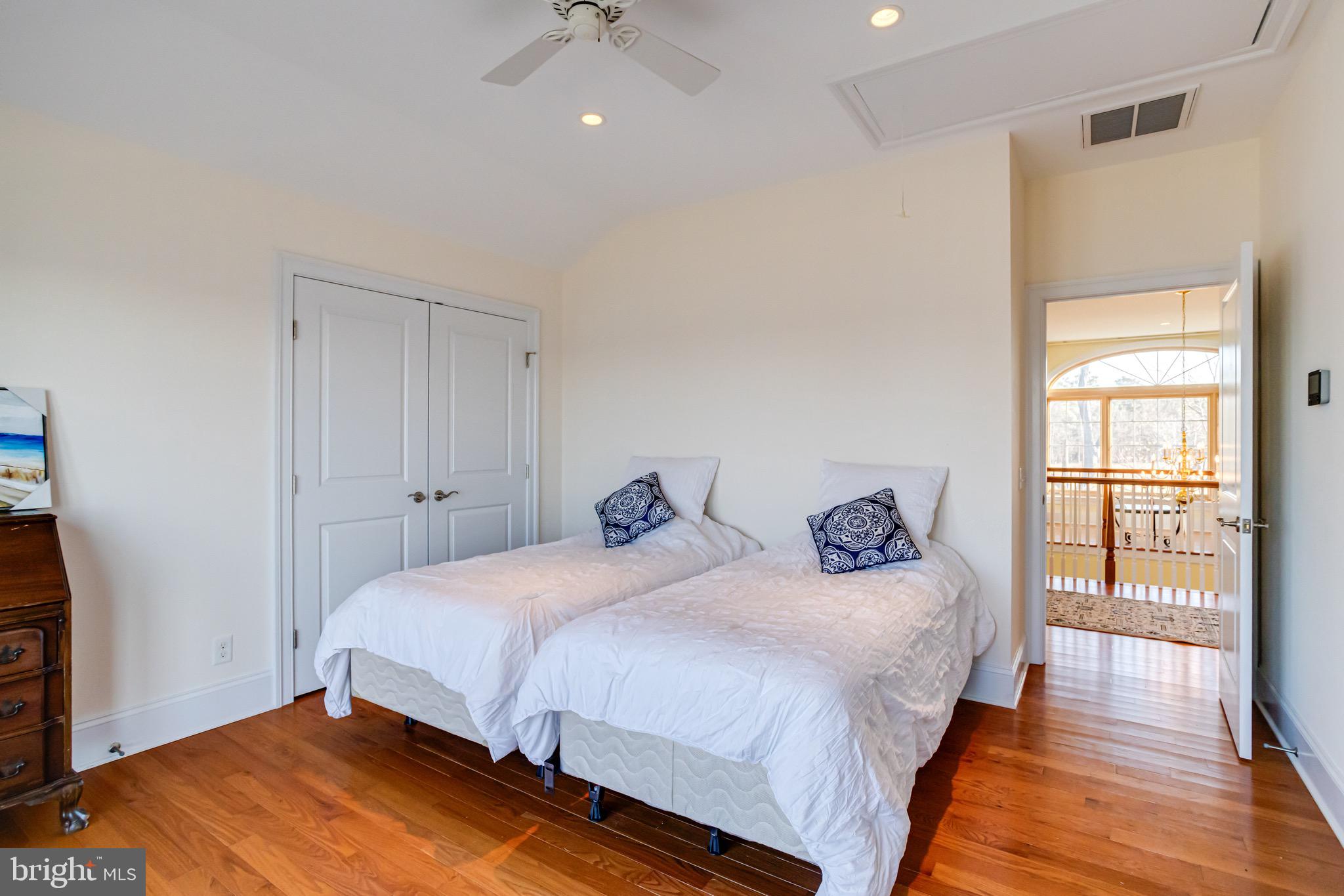 CEDAR POINT - Residential